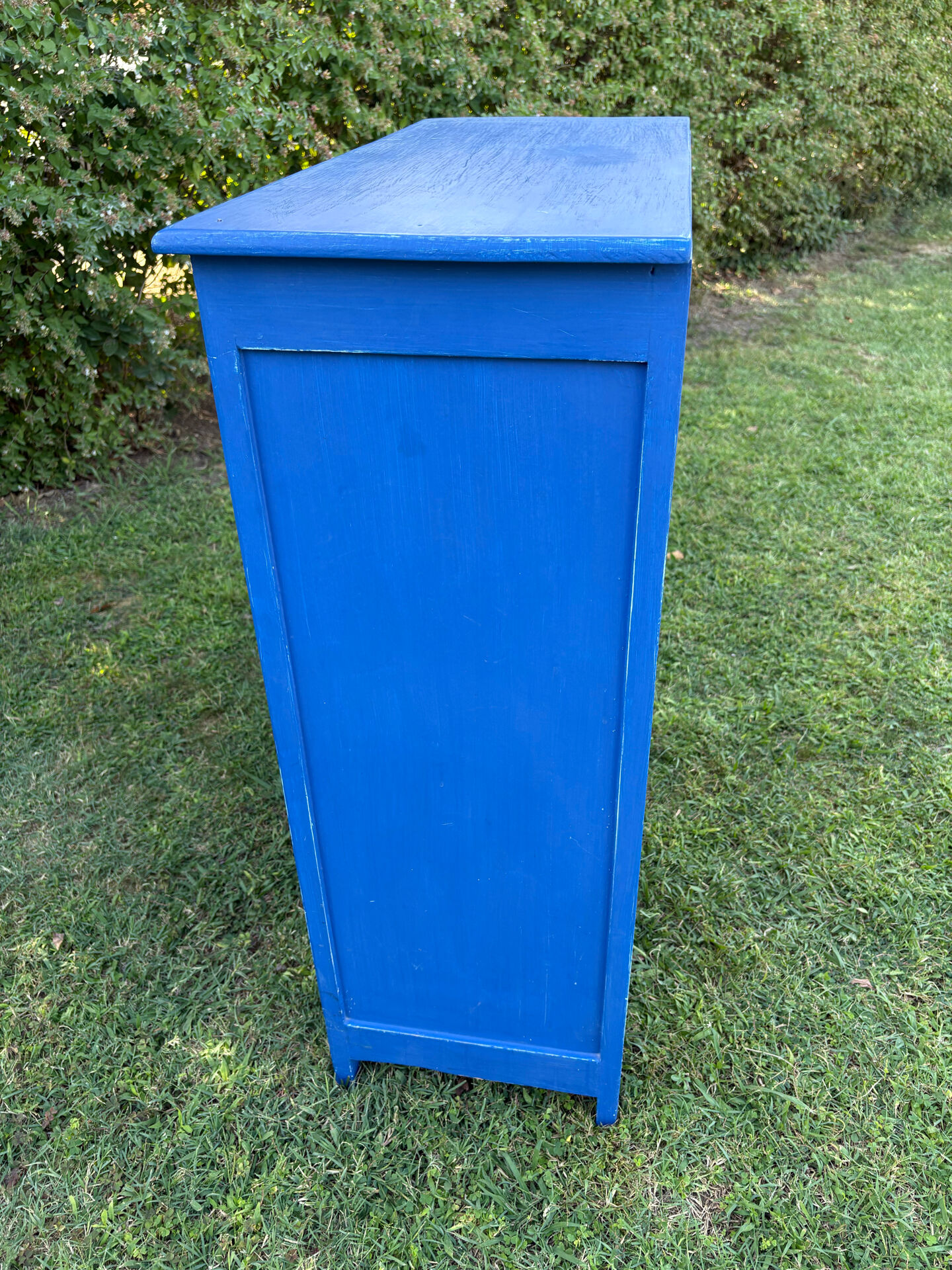 Commode bois peint bleu Majorelle