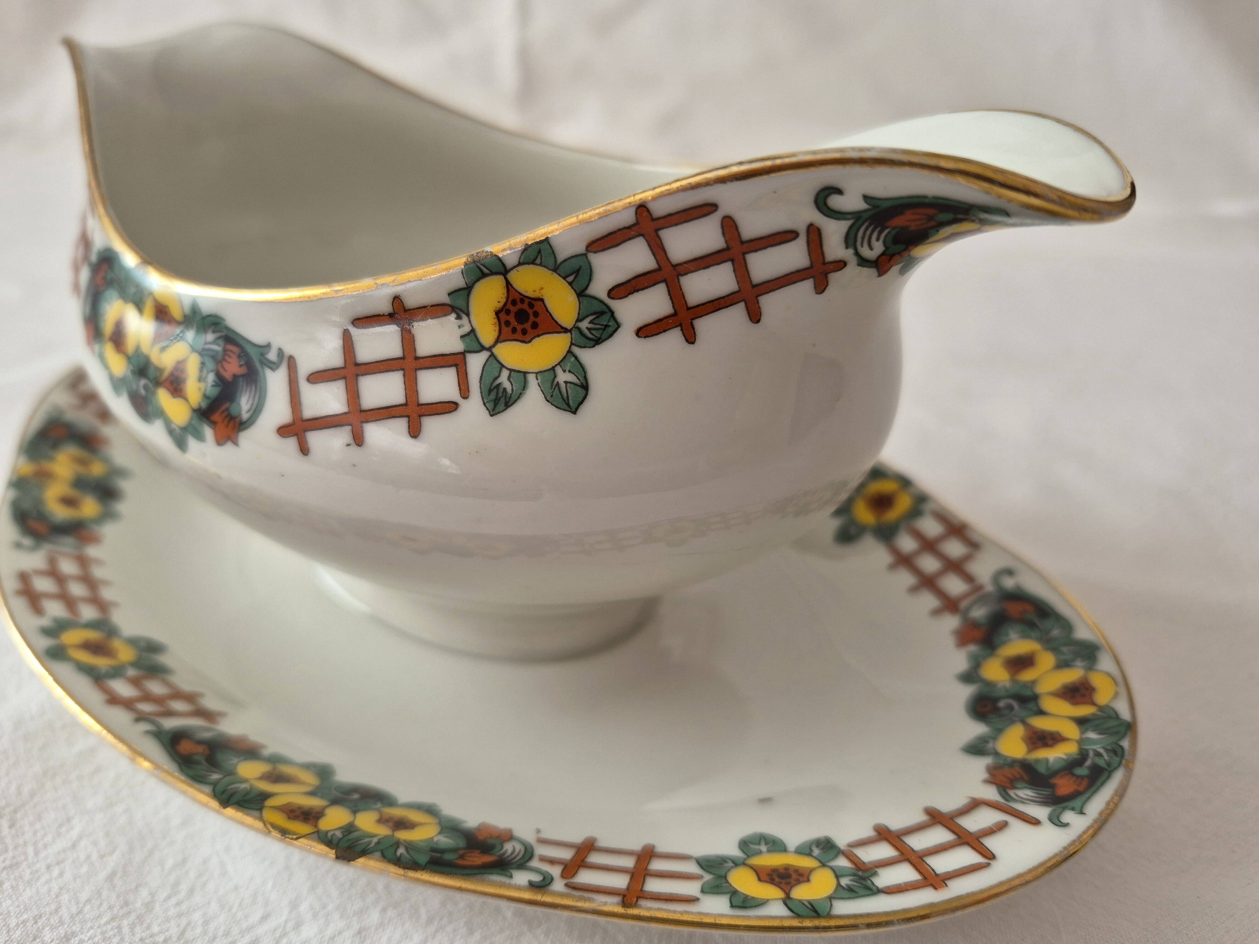 Art Deco sauce boat porcelain from Limoges, André François, A568