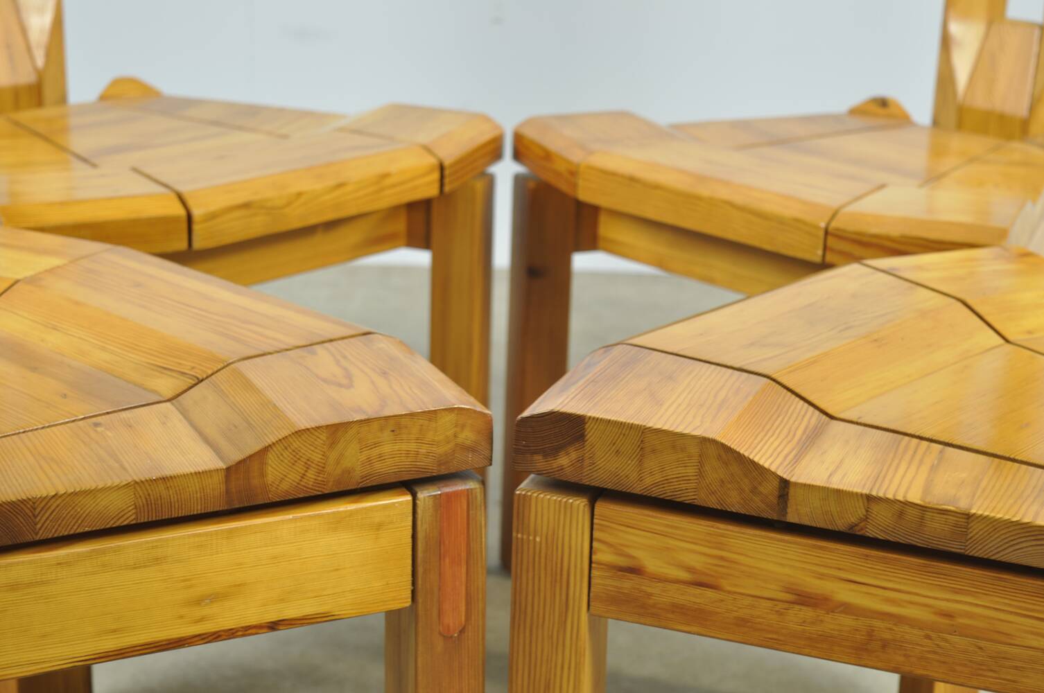 LAUKAAN PUU / brutalist pine dining table chairs “Rantasipi” / Finland 70s