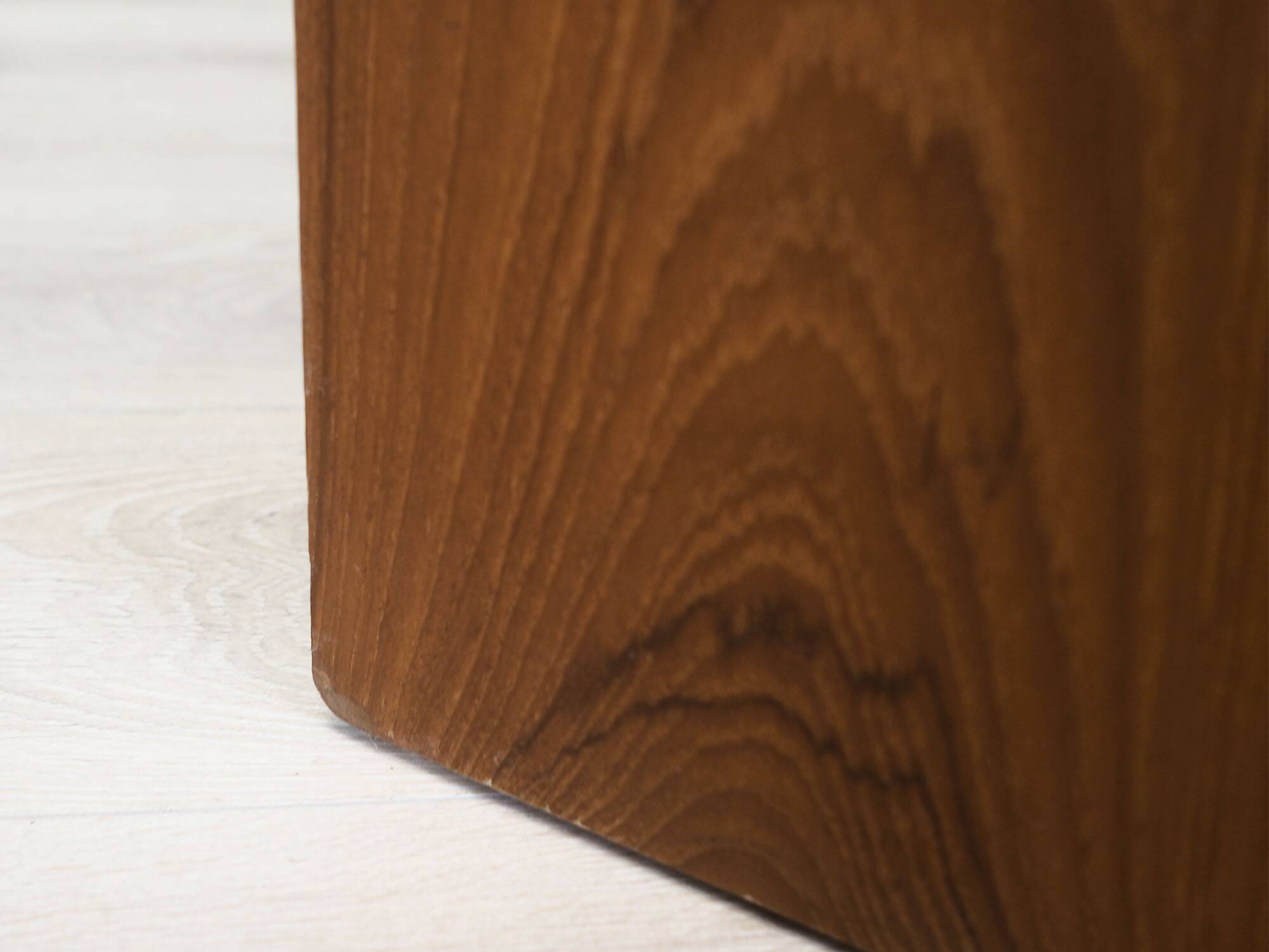 Commode en cerisier, design danois, années 1970, production : Danemark