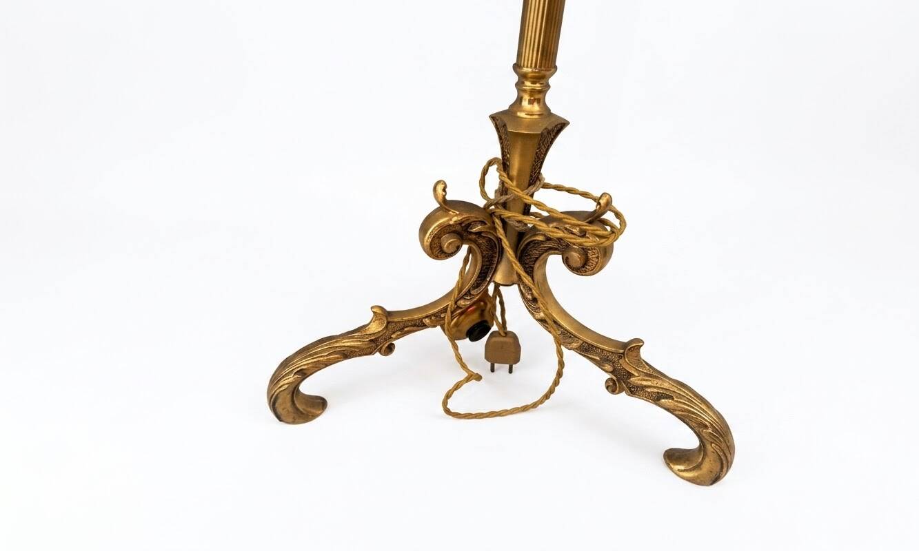 Lampadaire en bronze de style, second empire avec tête de lion