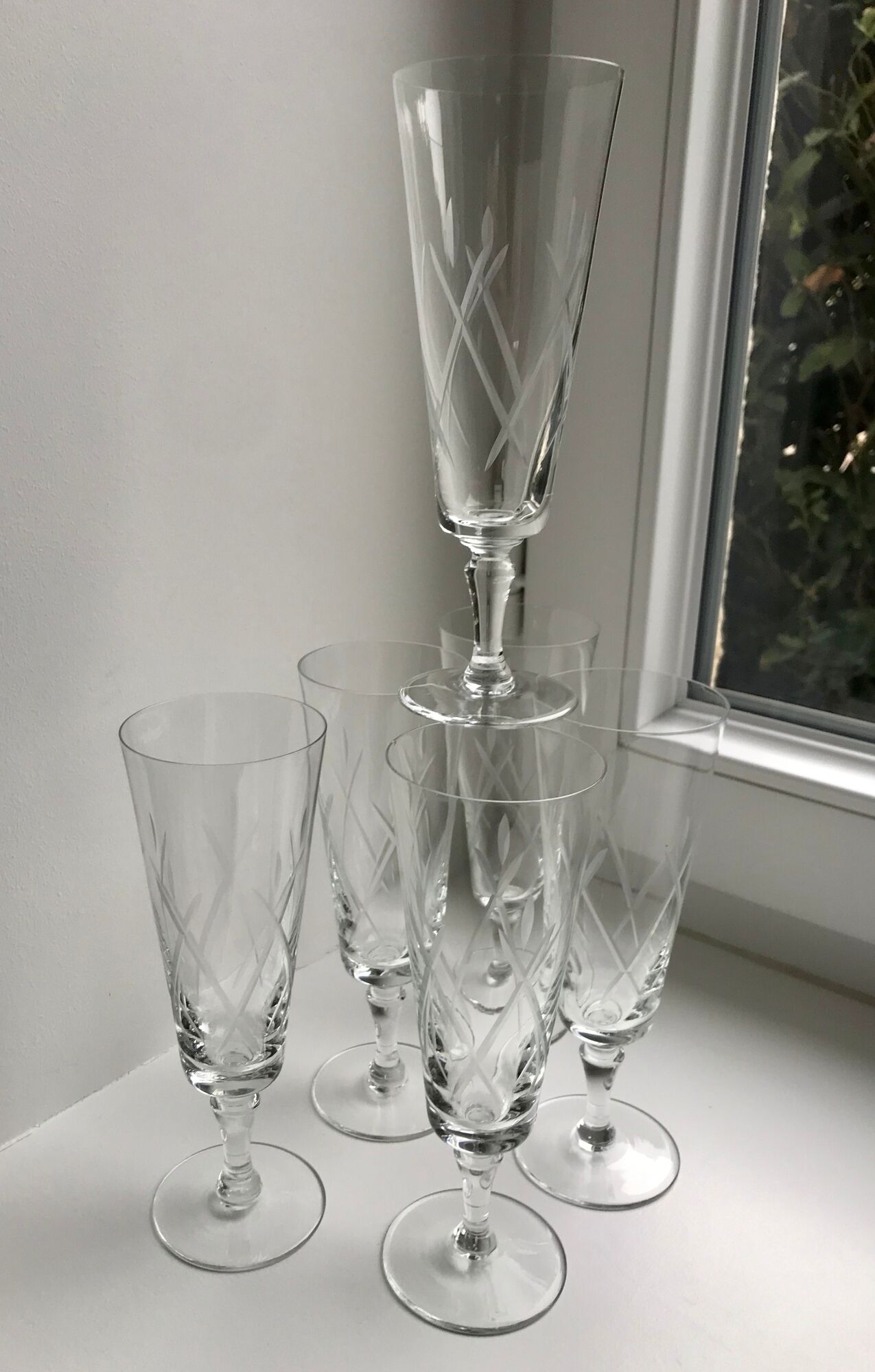 Set of 6 champagne flutes in crystal engraved years 50-60