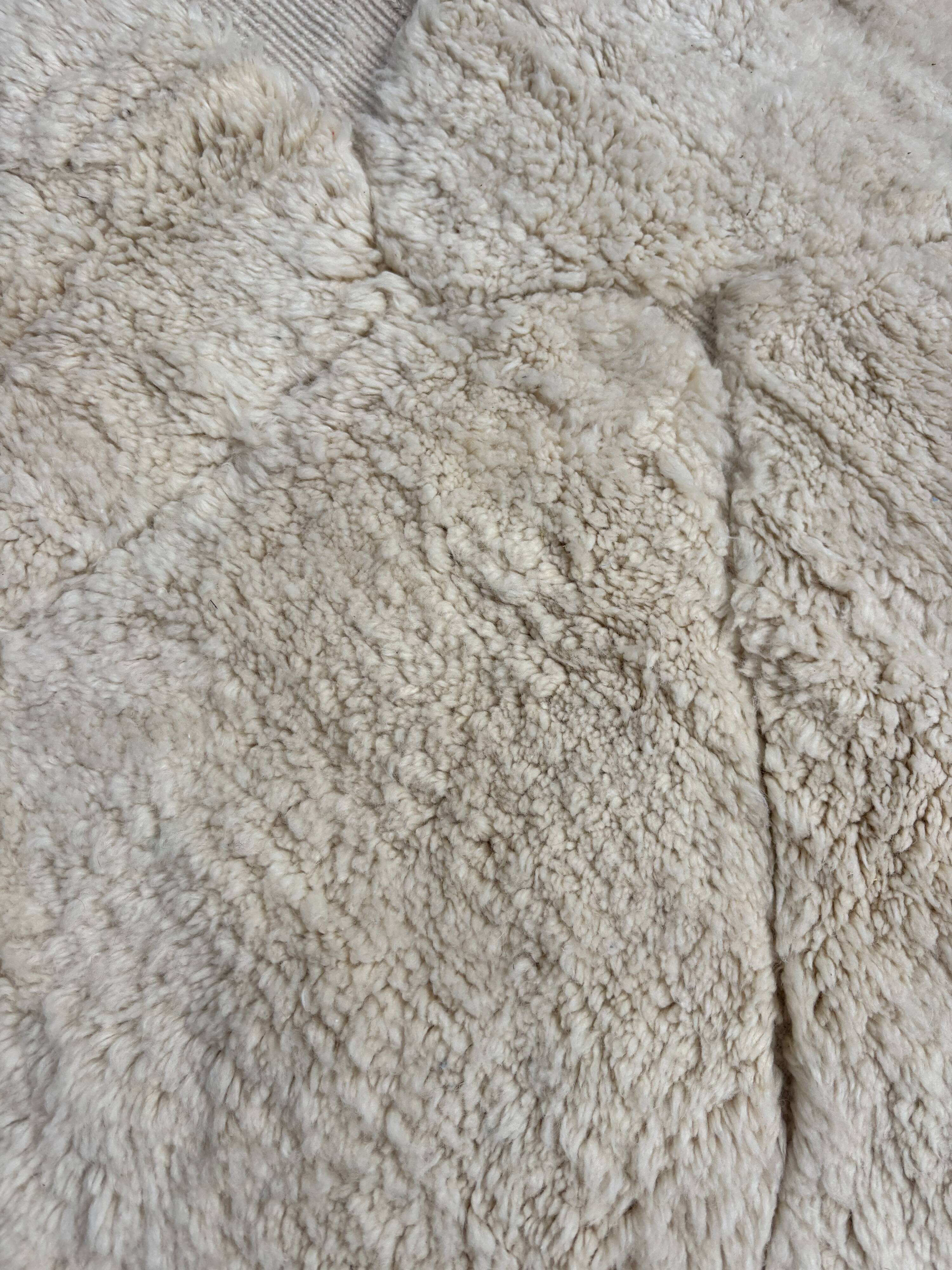 White Moroccan shaggy wool rug