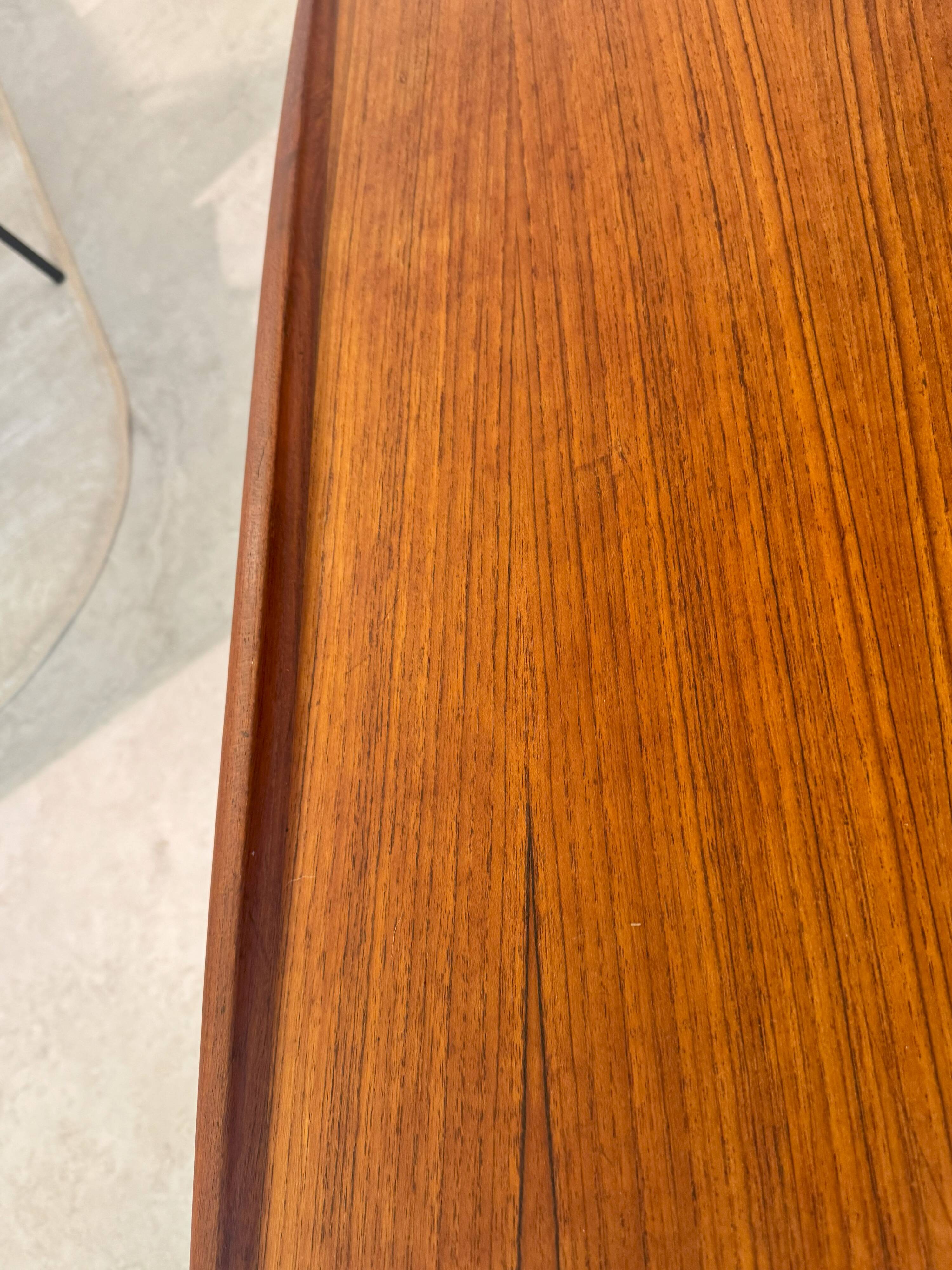 Danish coffee table Grete Jalk 1960