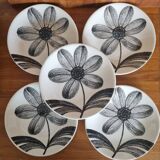 Set of 5 flat faience plates from gien black flower pattern 70s