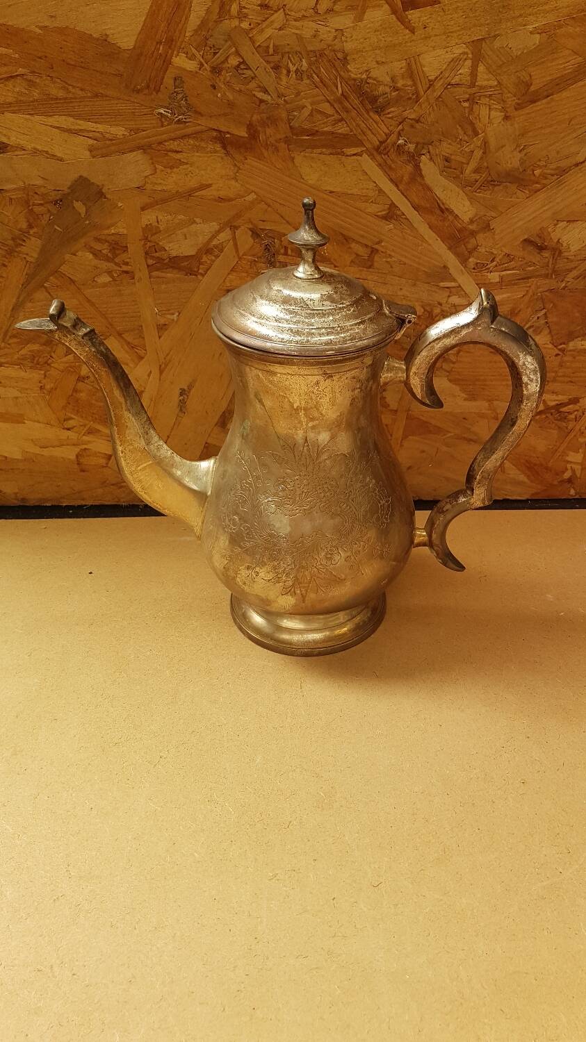 Old english teapot epns silver metal vintage engraved