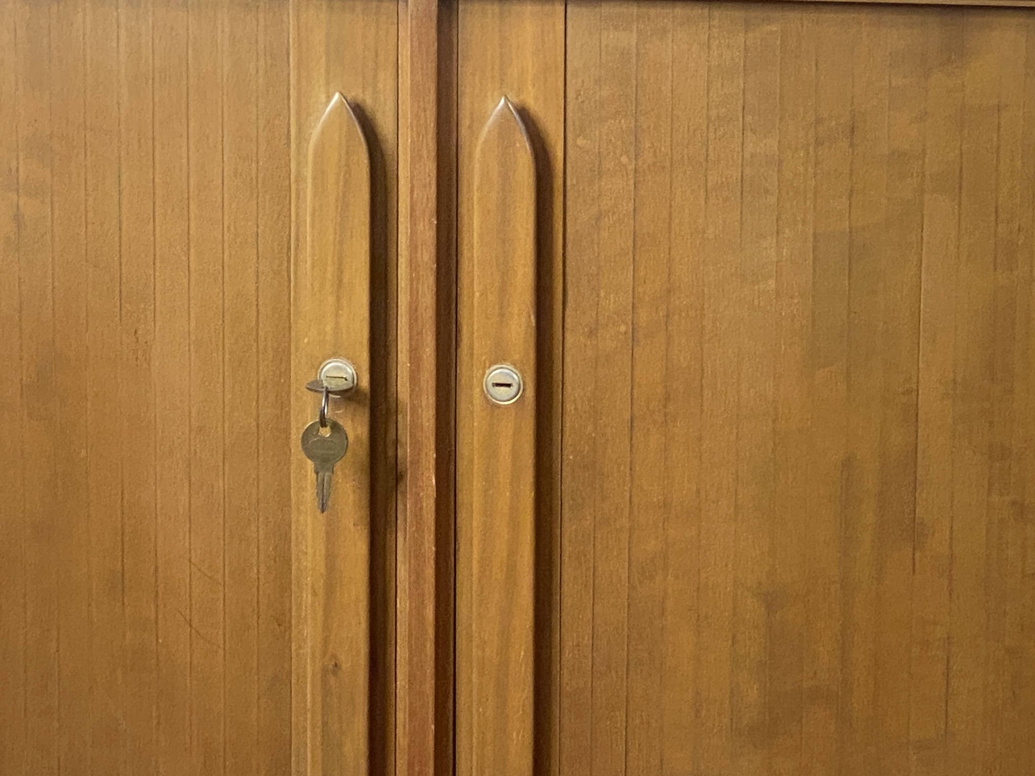 Enfilade à portes à rideaux