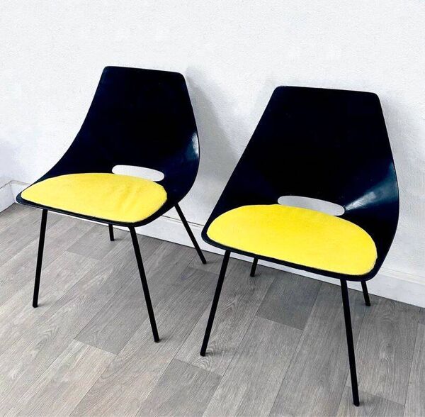 Paire de chaises de Guariche pour Steiner