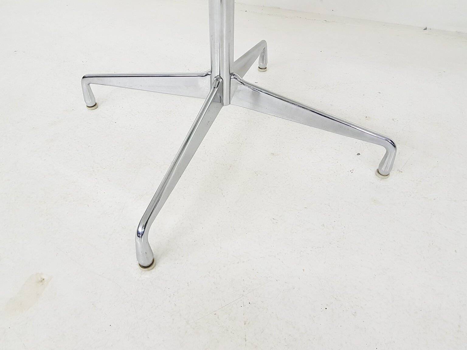 Charles and Ray Eames for Vitra segmented dining table, U.S.A 1960’s