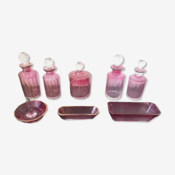 Toiletries made of pink and golden crystal