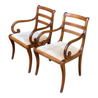 2 fauteuils de bureau régence en bois massif et tissu velours beige