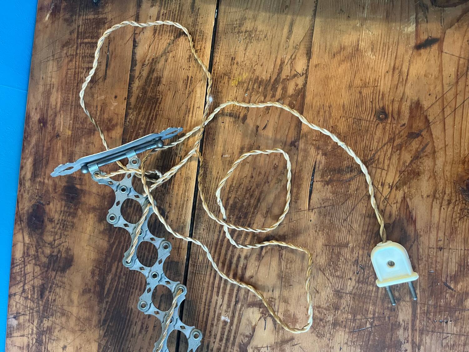 Small metal reading light or accordion lamp