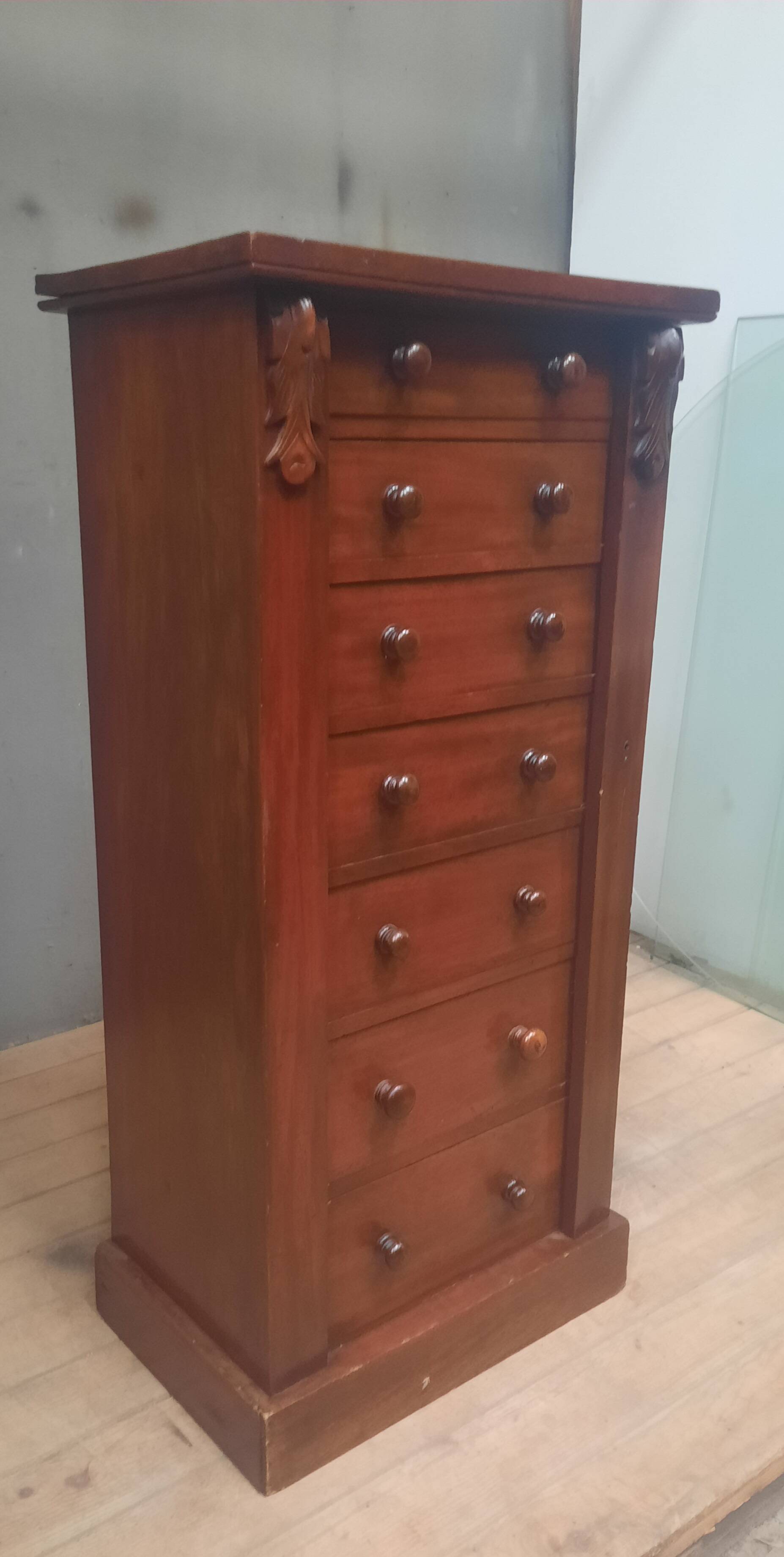 Mahogany veneer seminar