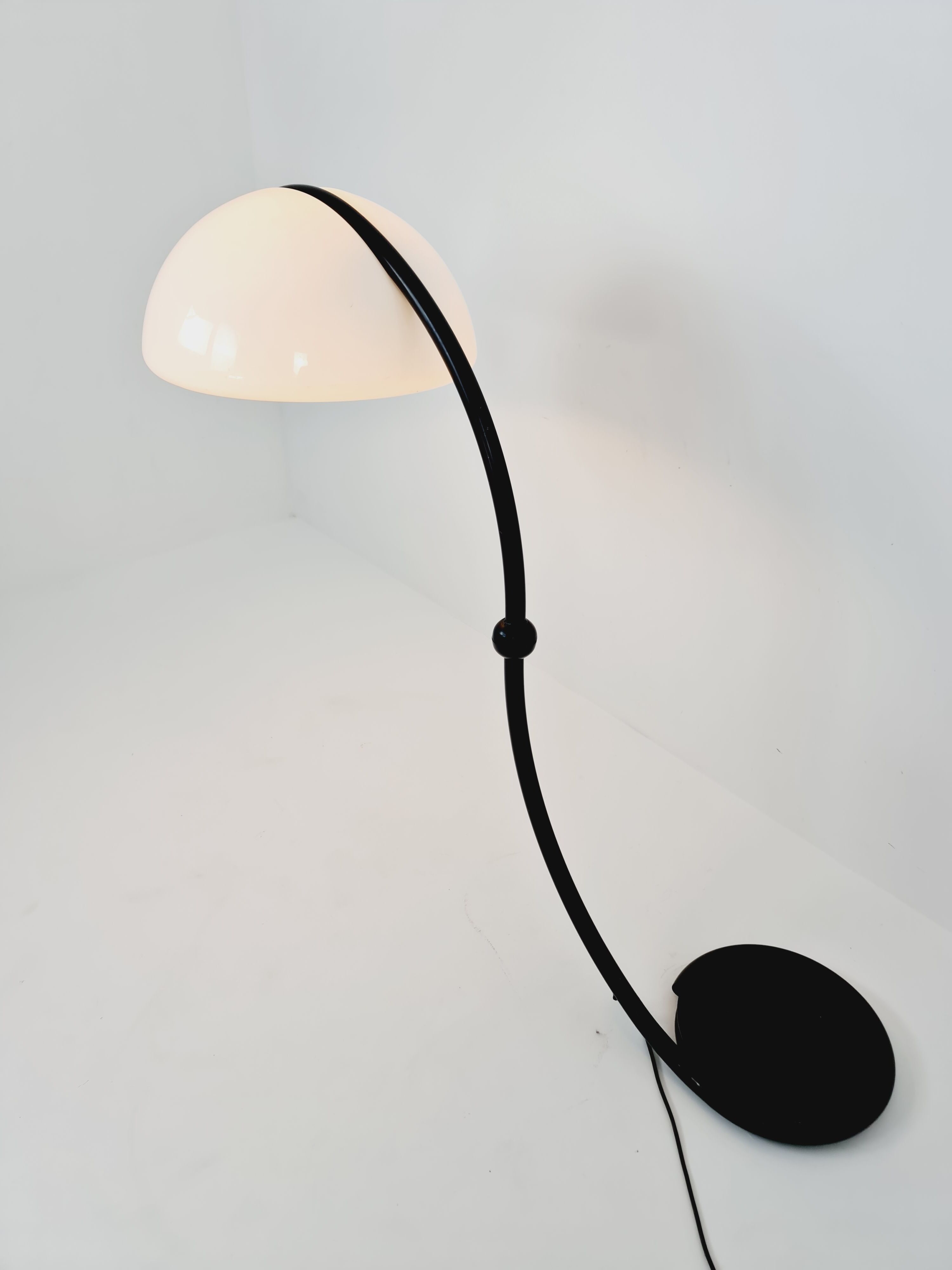 Serpentine floor lamp by Elio Martinelli for martinelli luce, 1970s