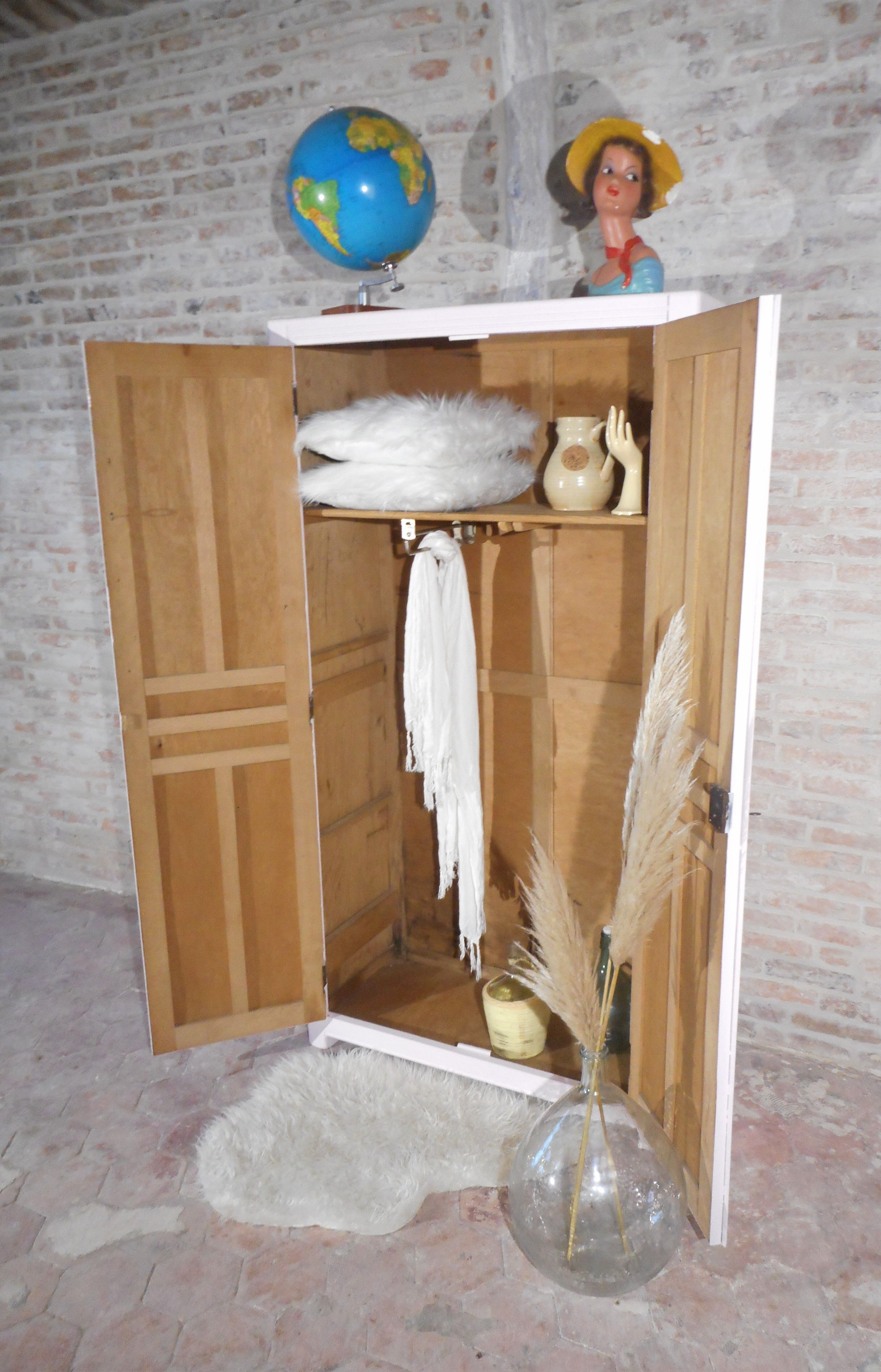 Armoire parisienne
