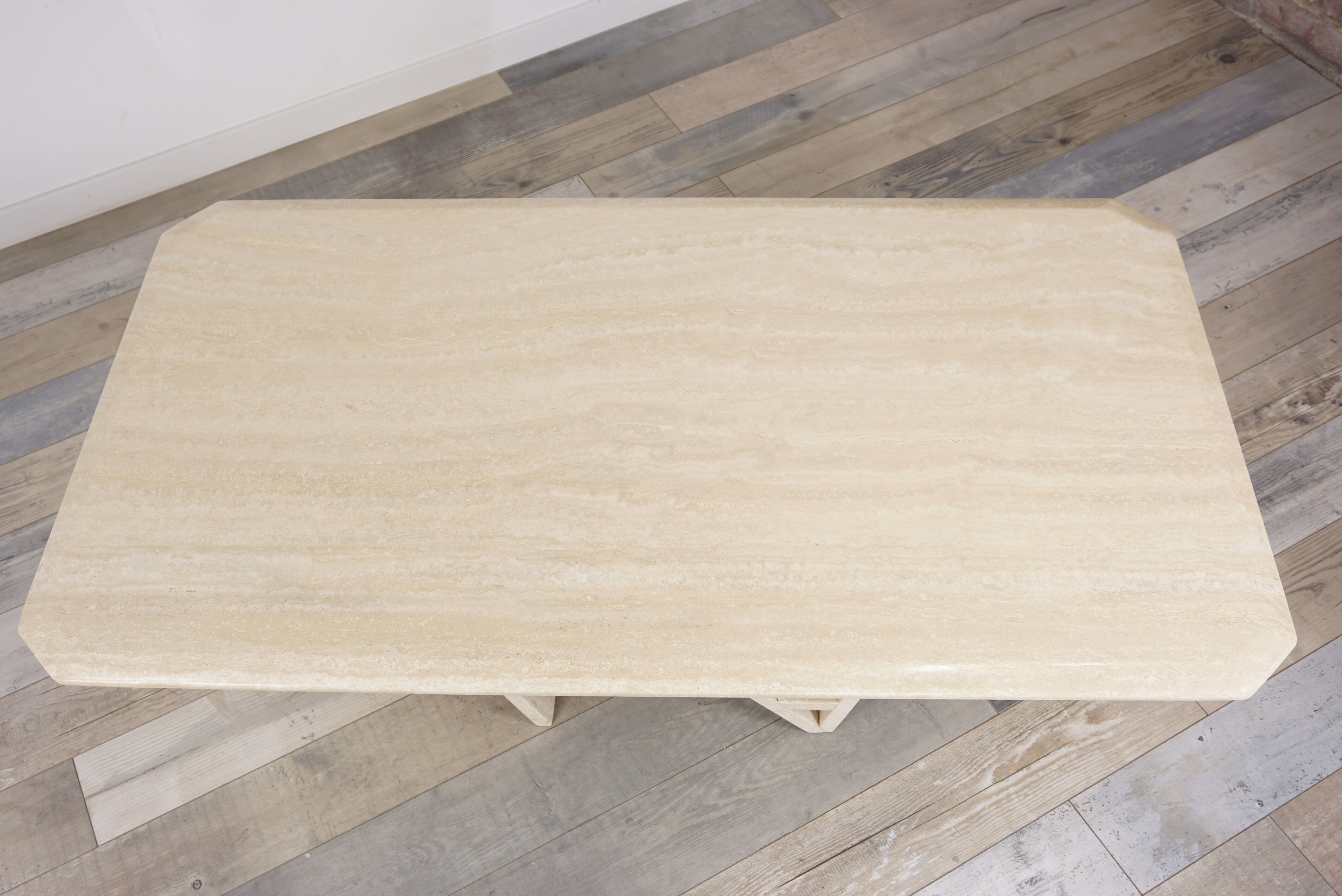 Table basse en travertin design des années 70