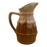 Revol barrel-shaped pitcher