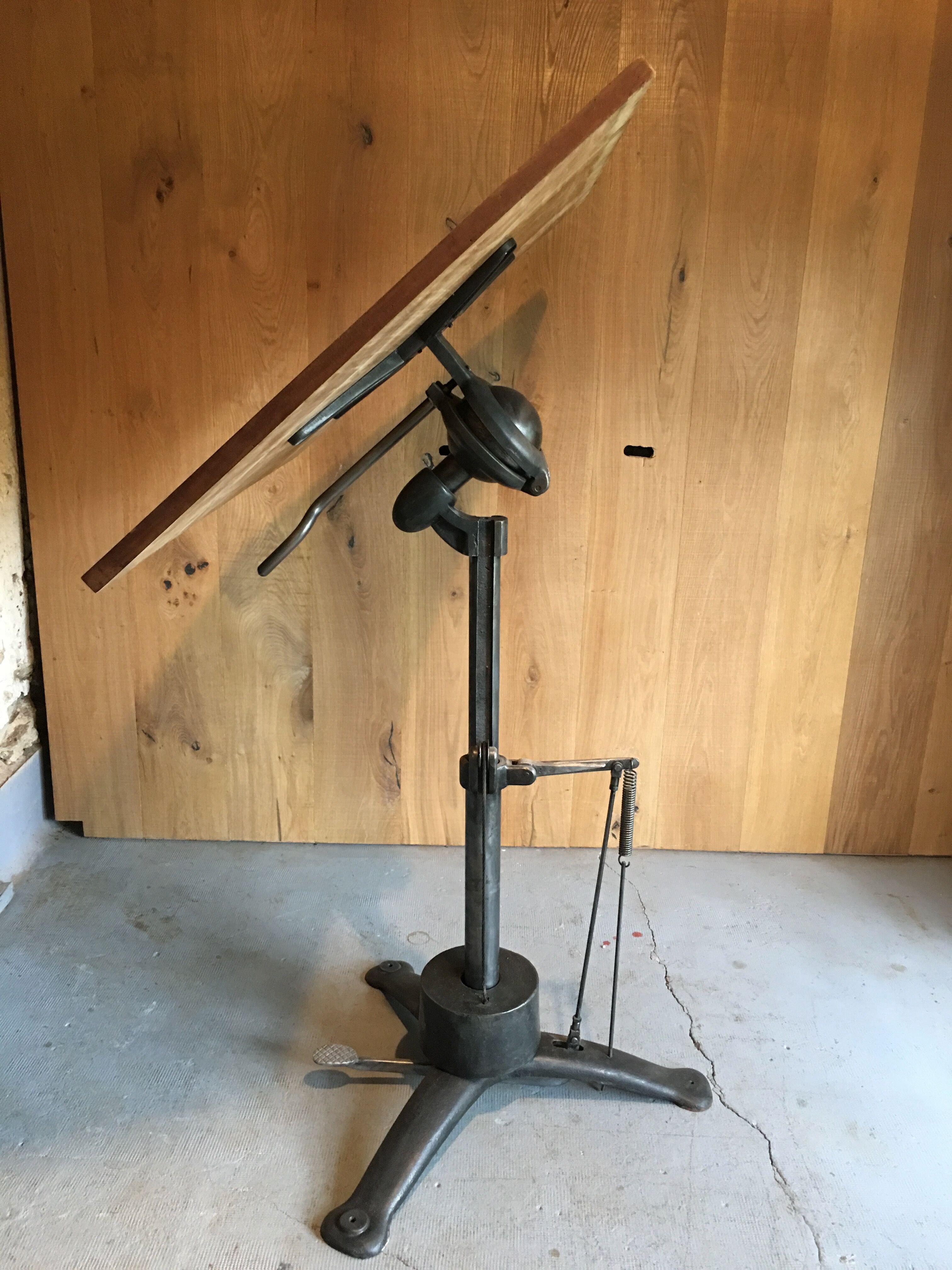 Old drawing table "La mappemonde" 1932