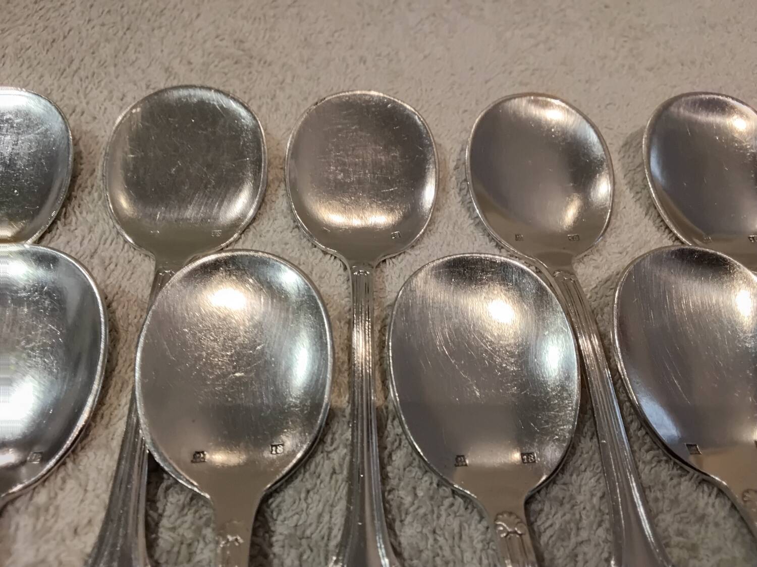 10 silver-plated metal ice scoops, silversmith Saglier Frères, gadroons