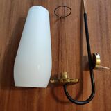 Applique laiton et opaline blanche