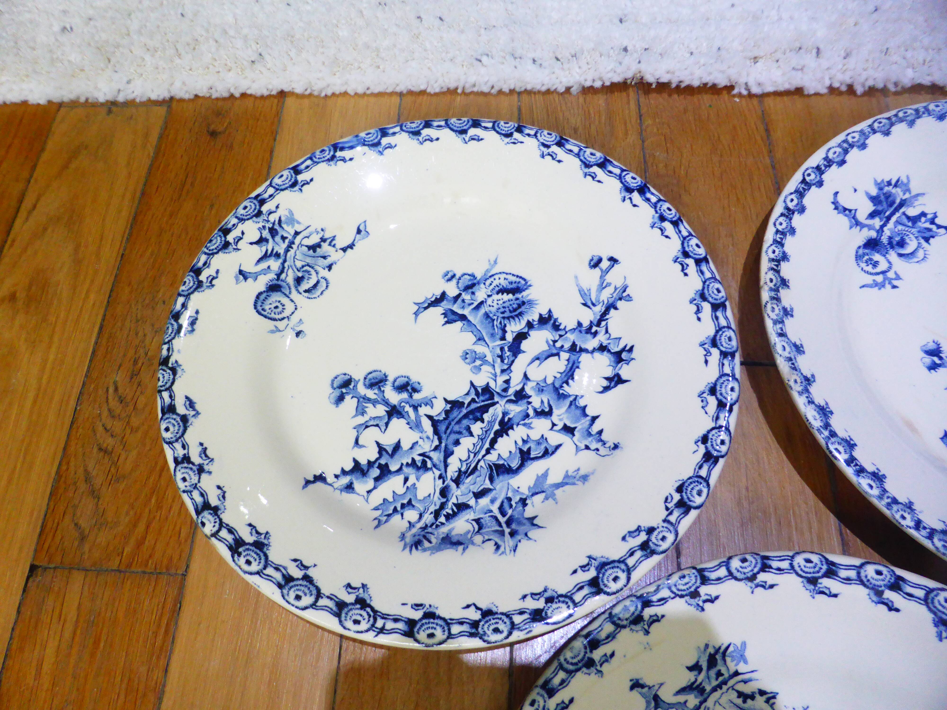 3 flat plates Gien Chardons service (3)