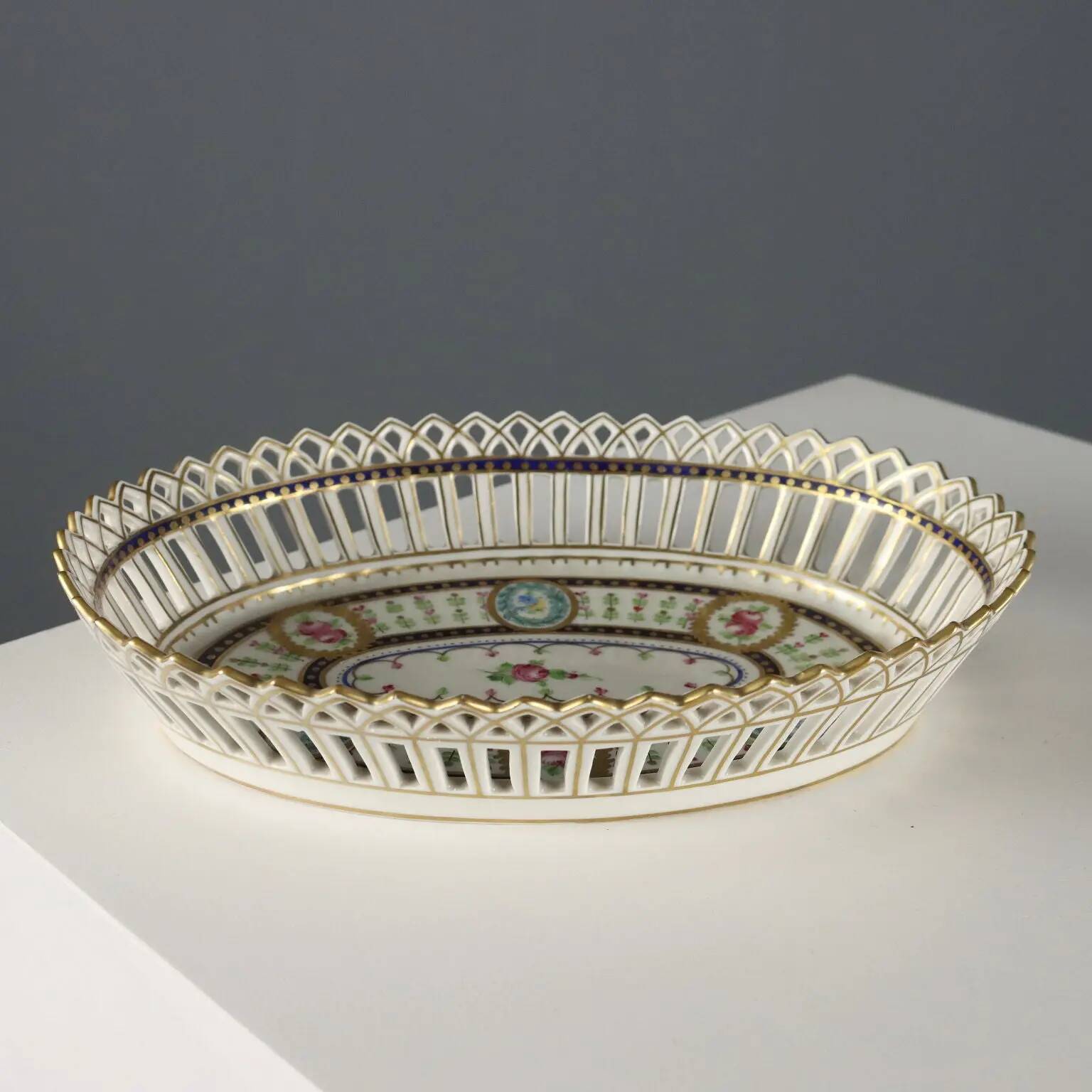 Antique porcelain basket Potschappel Man., Germany, 20th century