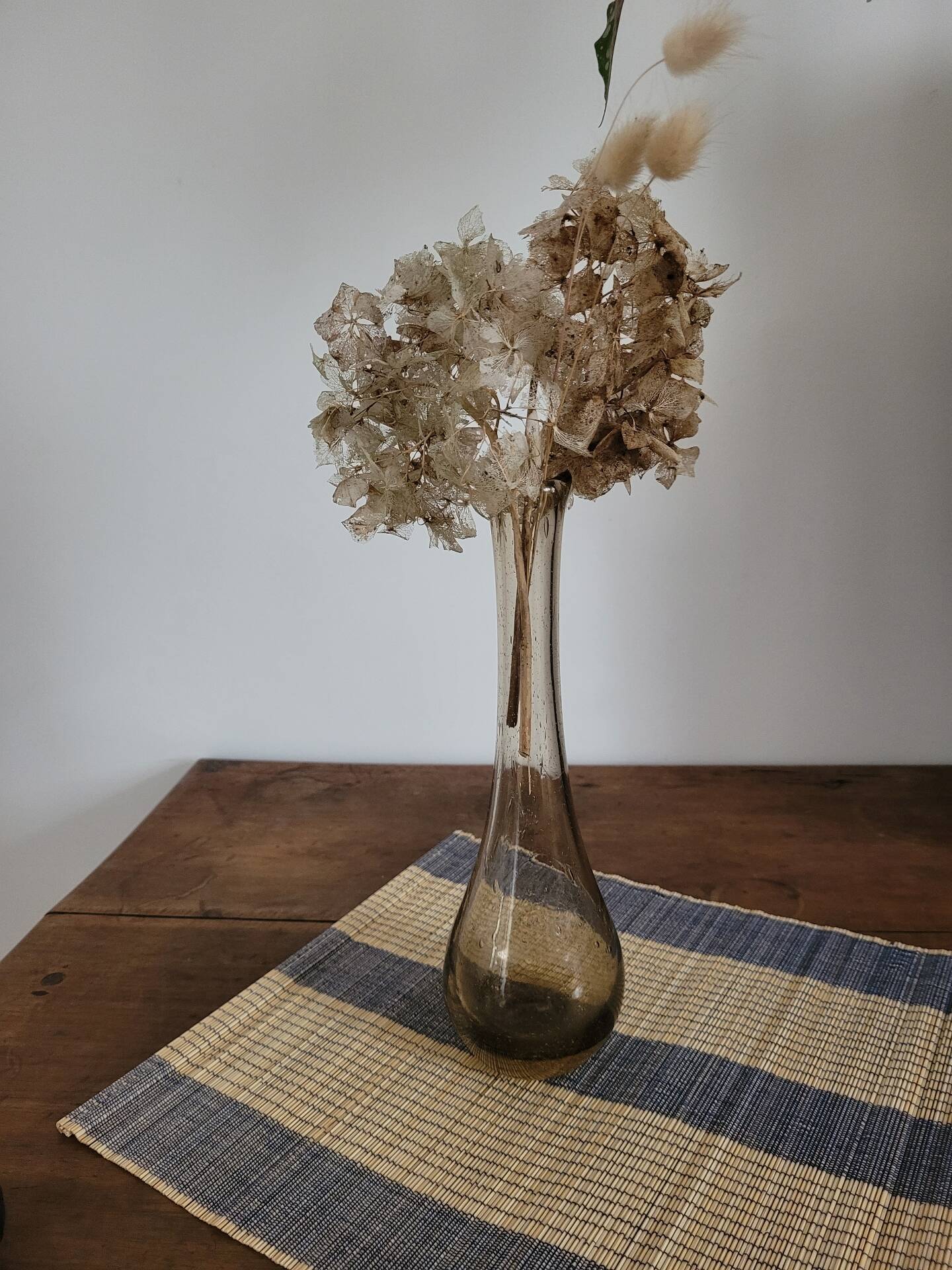 Vase soliflore en verre soufflé forme goutte