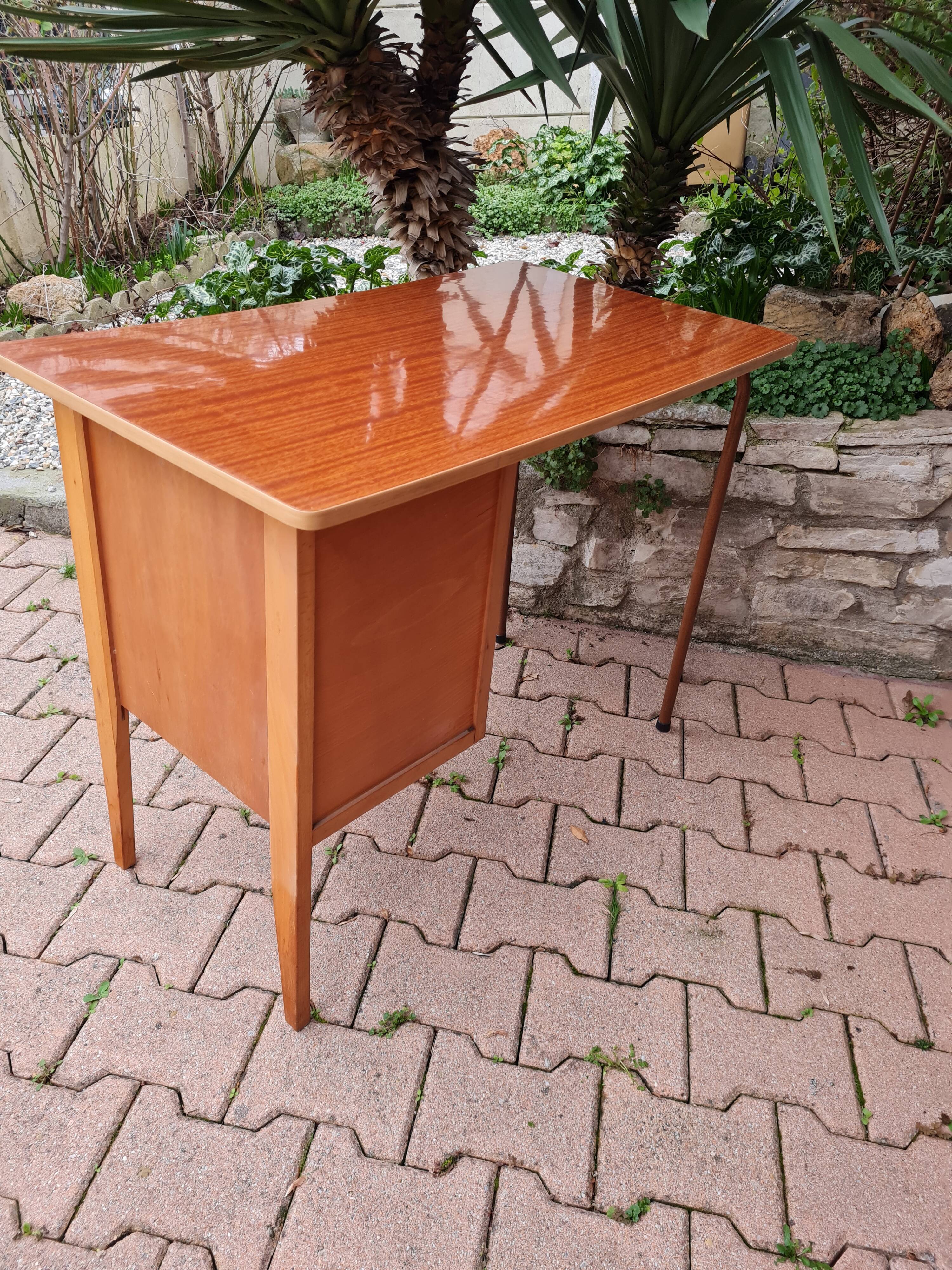 School desk in formica, wood and vintage metal - children's desk