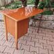 Bureau d'écolier en formica , bois et métal vintage