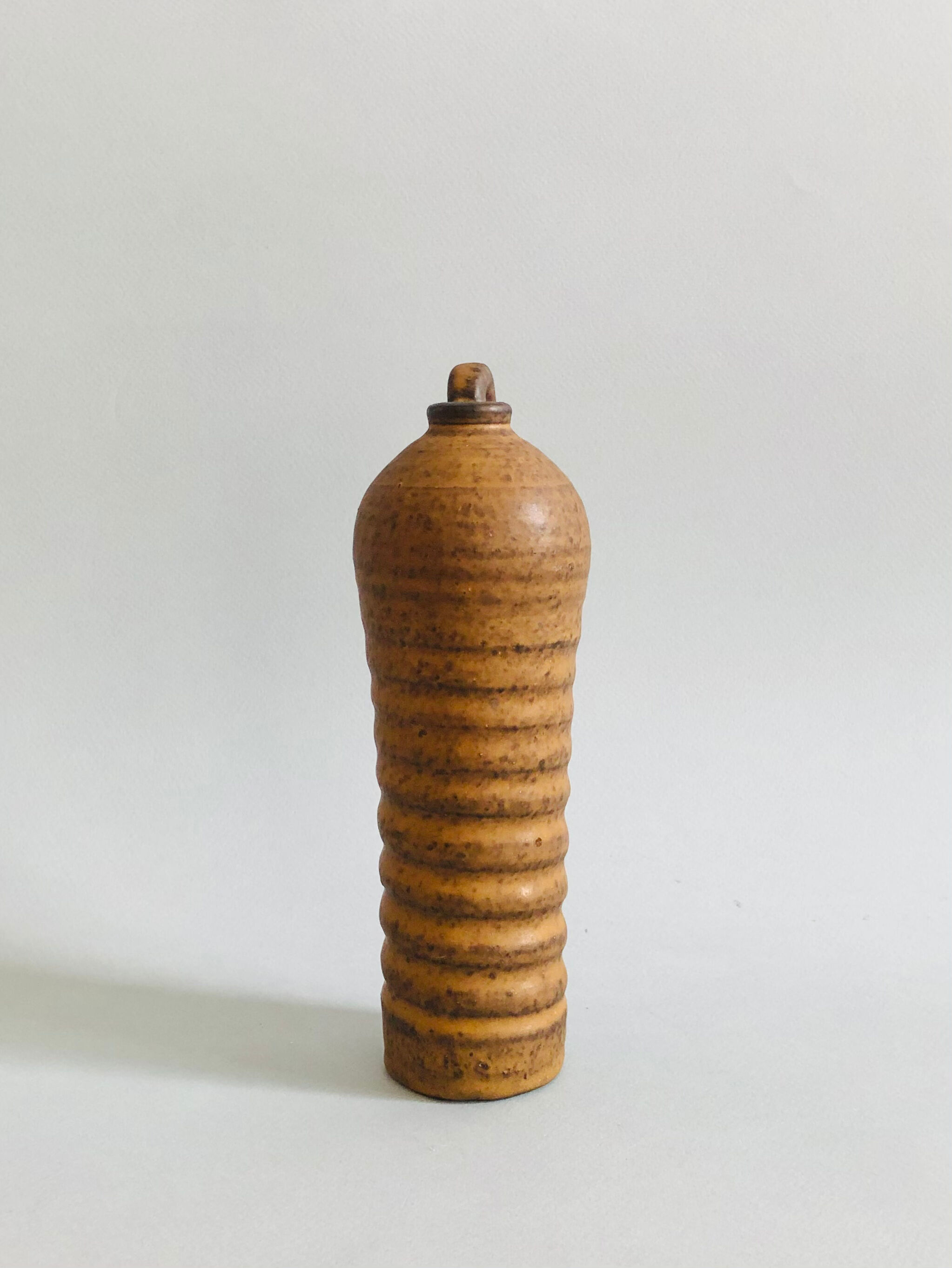 Vase soliflore en céramique brune H27 cm