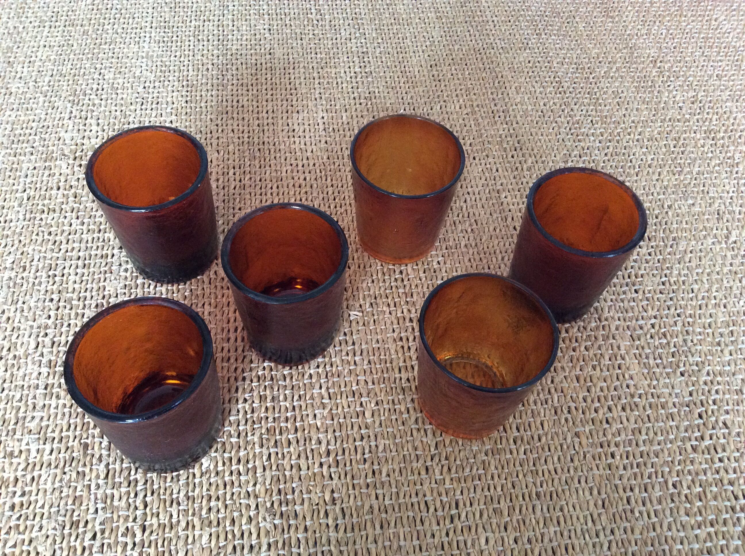 6 amber glasses