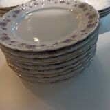 Table service 31 pieces in porcelain. Floral polychrome pattern