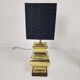 Paire de lampes de table de style Régence avec abat-jour noirs – Base en laiton et bois
