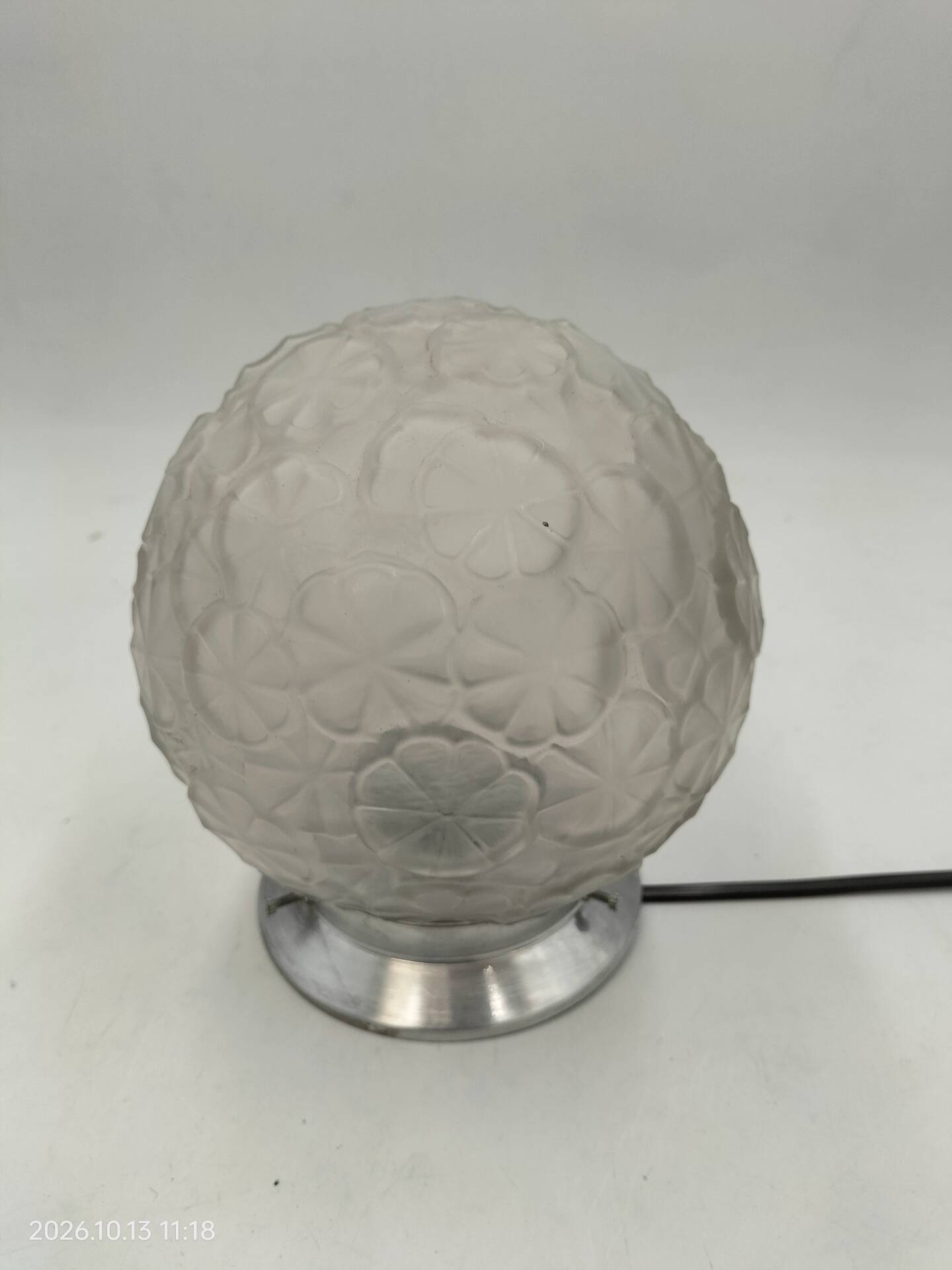 Ball ceiling light