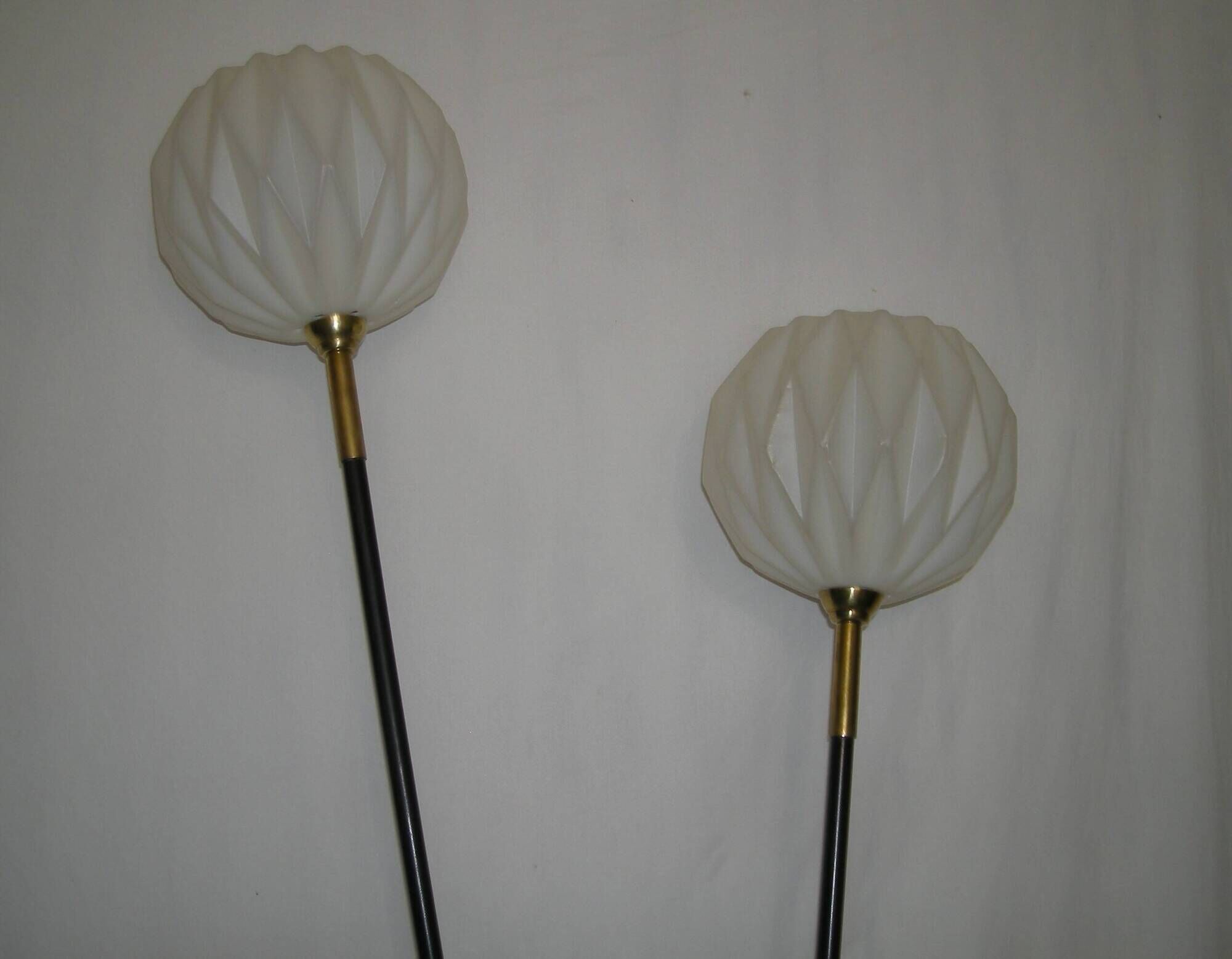 Tripod floor lamp with shelf from the 1950s.