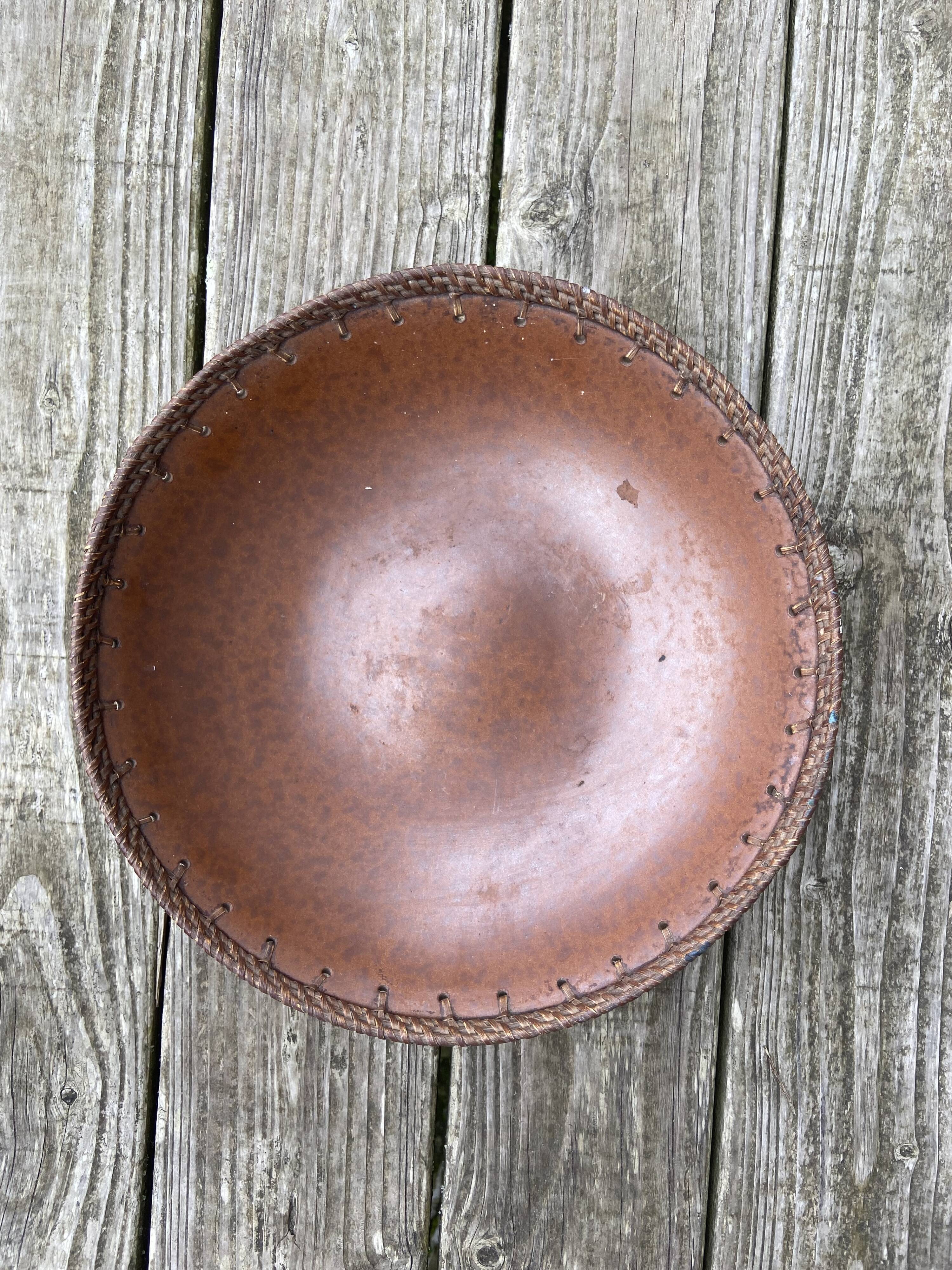 Set of 2 ceramic and wicker salad bowls