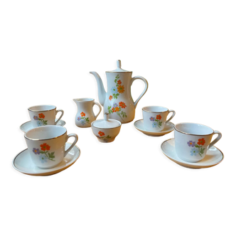 Porcelain dinette tea or coffee service