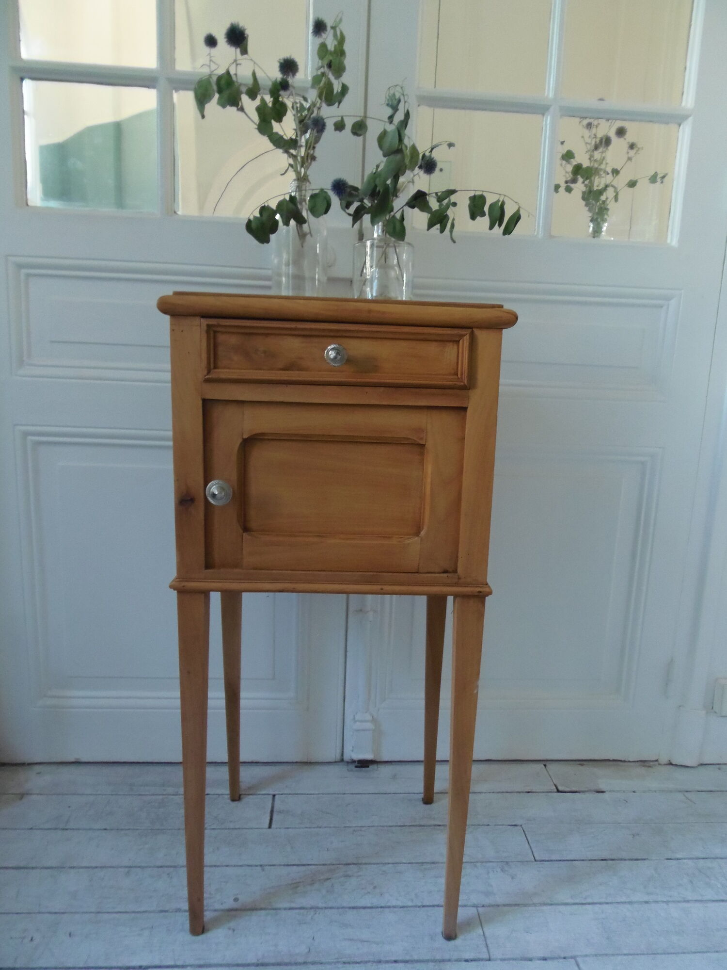 Bedside table of the years 1900