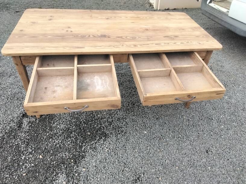 Farm table