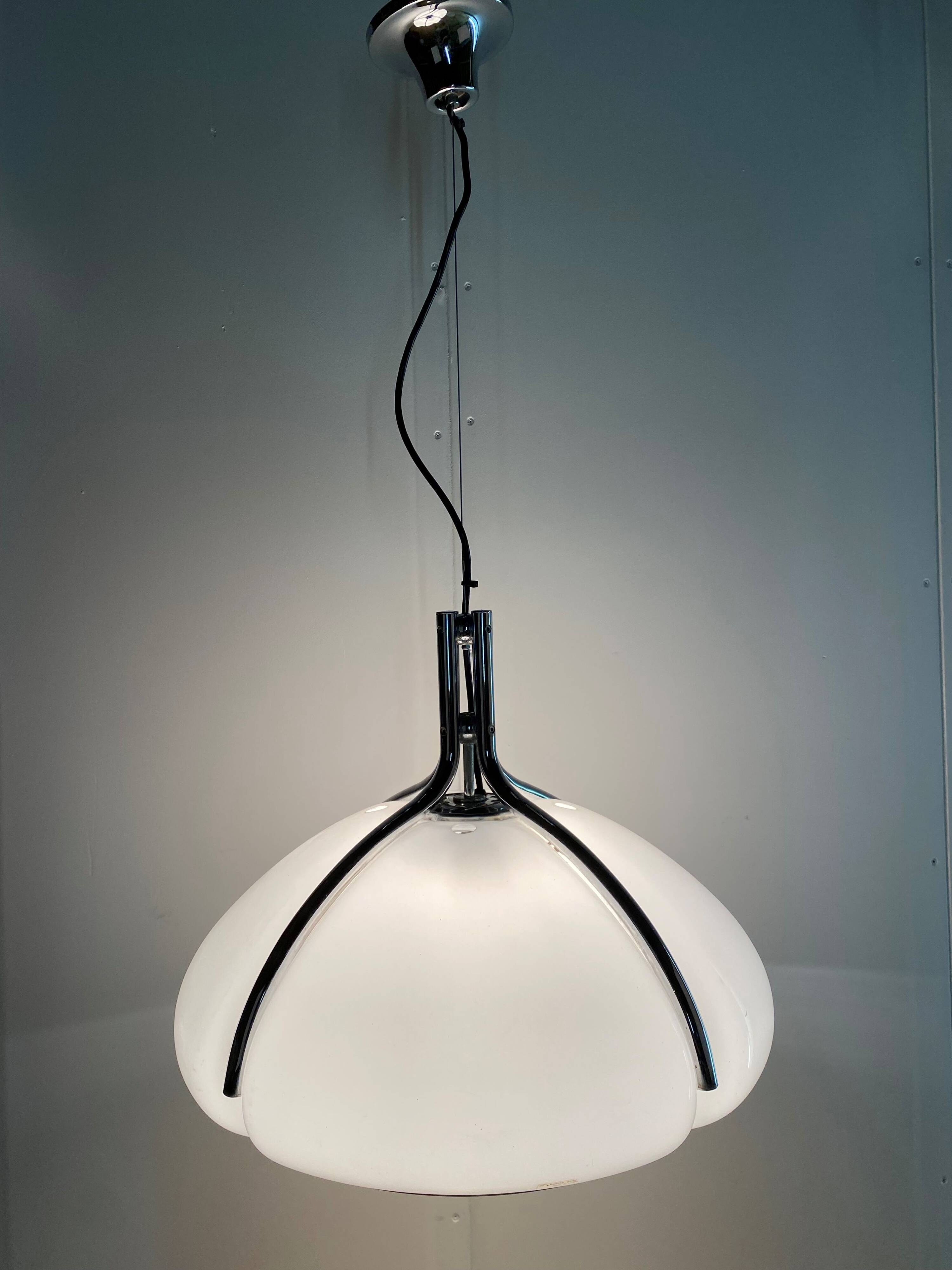 Quadrifoglio Harvey Guzzini pendant light by Gae Aulenti vintage 1970