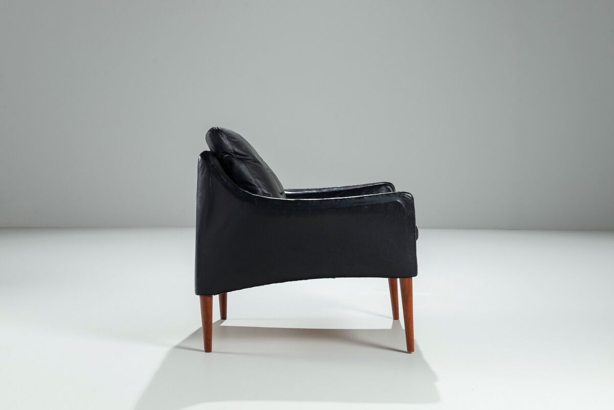 Lounge chair model 800 in leather by Hans Olsen CS Mobler Denmark 1958