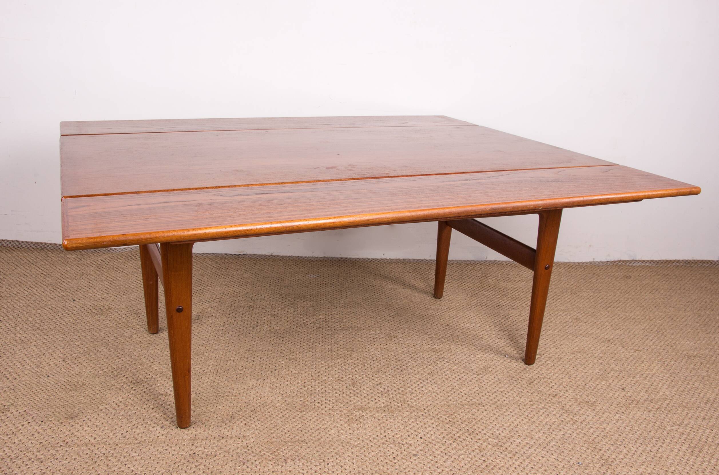 Table danoise monte et baisse en teck, 1960