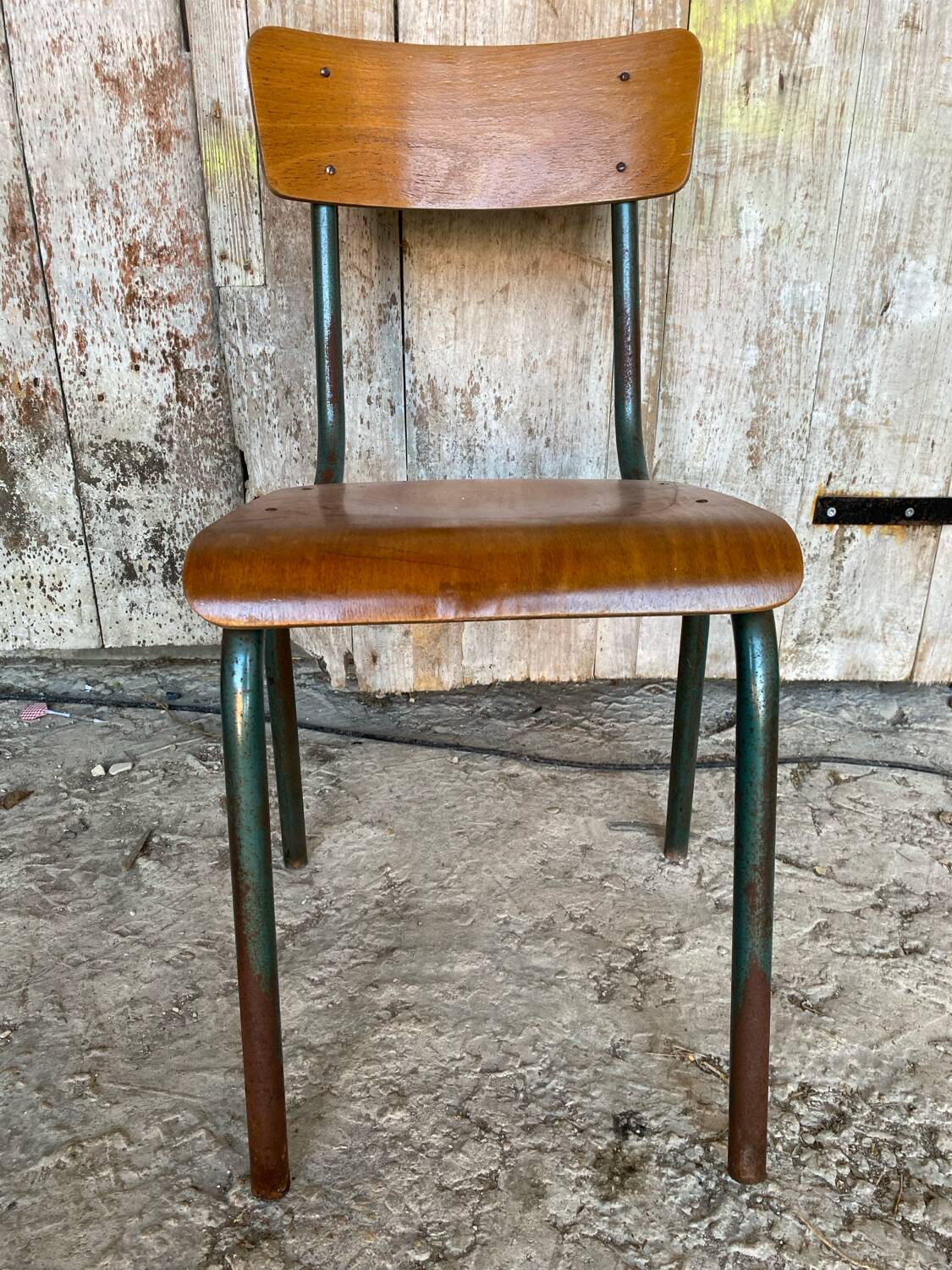 Vintage mullca style metal green chair + wooden seat and backrest