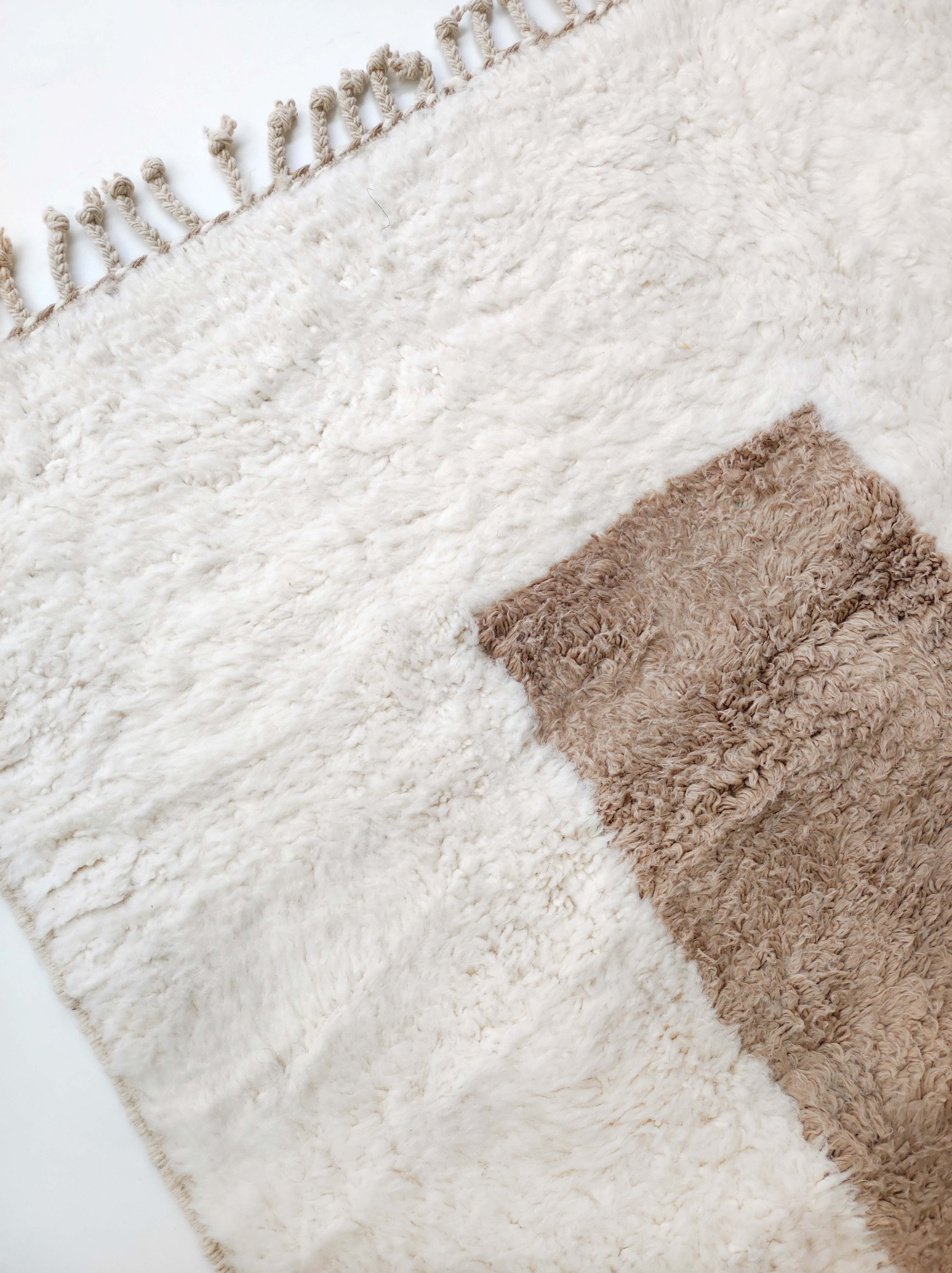 Moroccan Berber carpet Beni ouarain ecru with brown patterns 233x169cm