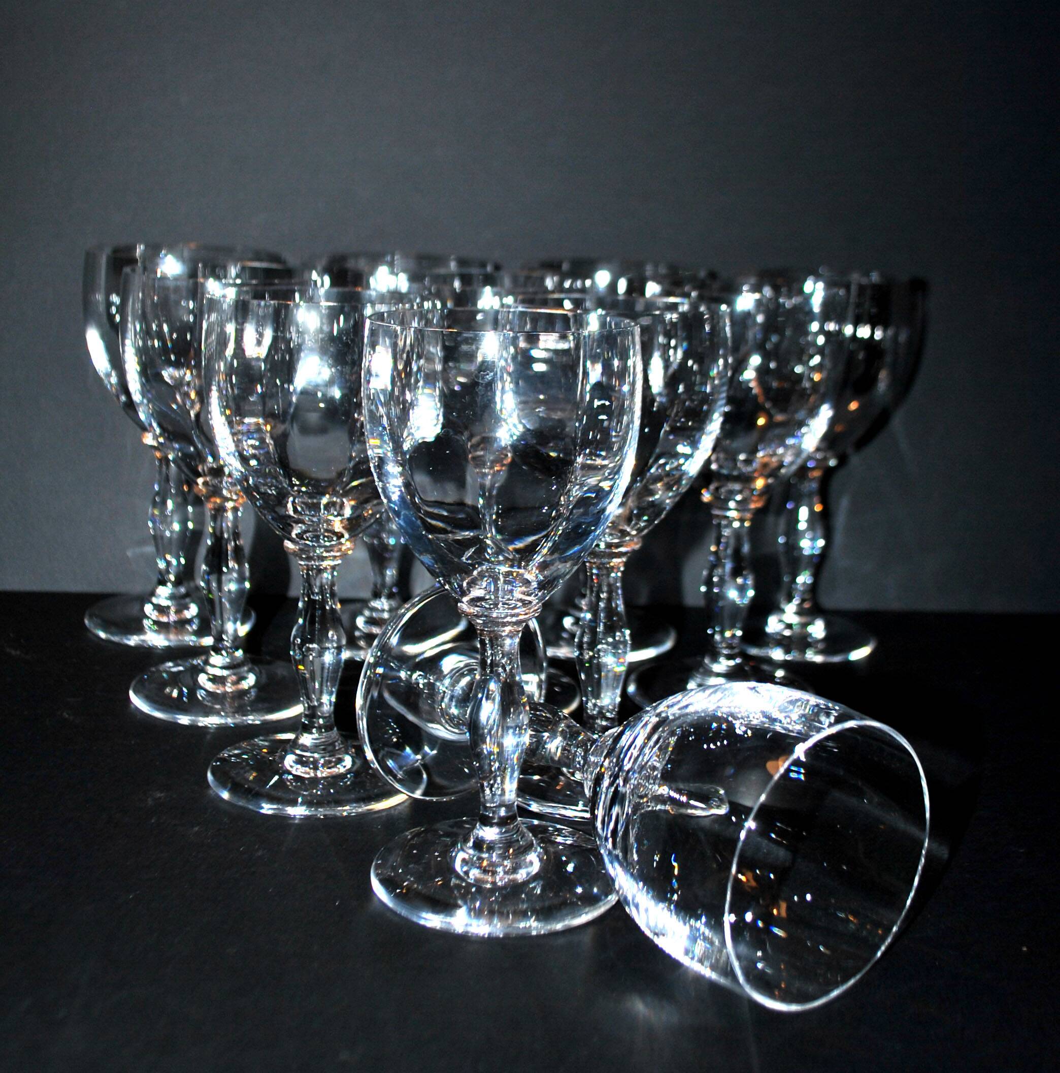 Set of 11 second-choice SAINT-LOUIS crystal wine glasses 15.5cm
