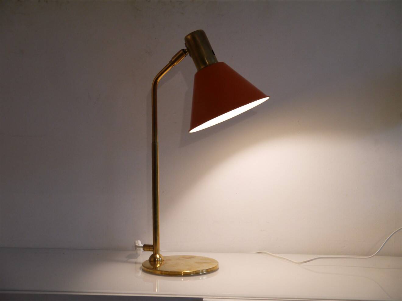 Scandinavian lamp in metal and brass from the 1970s.