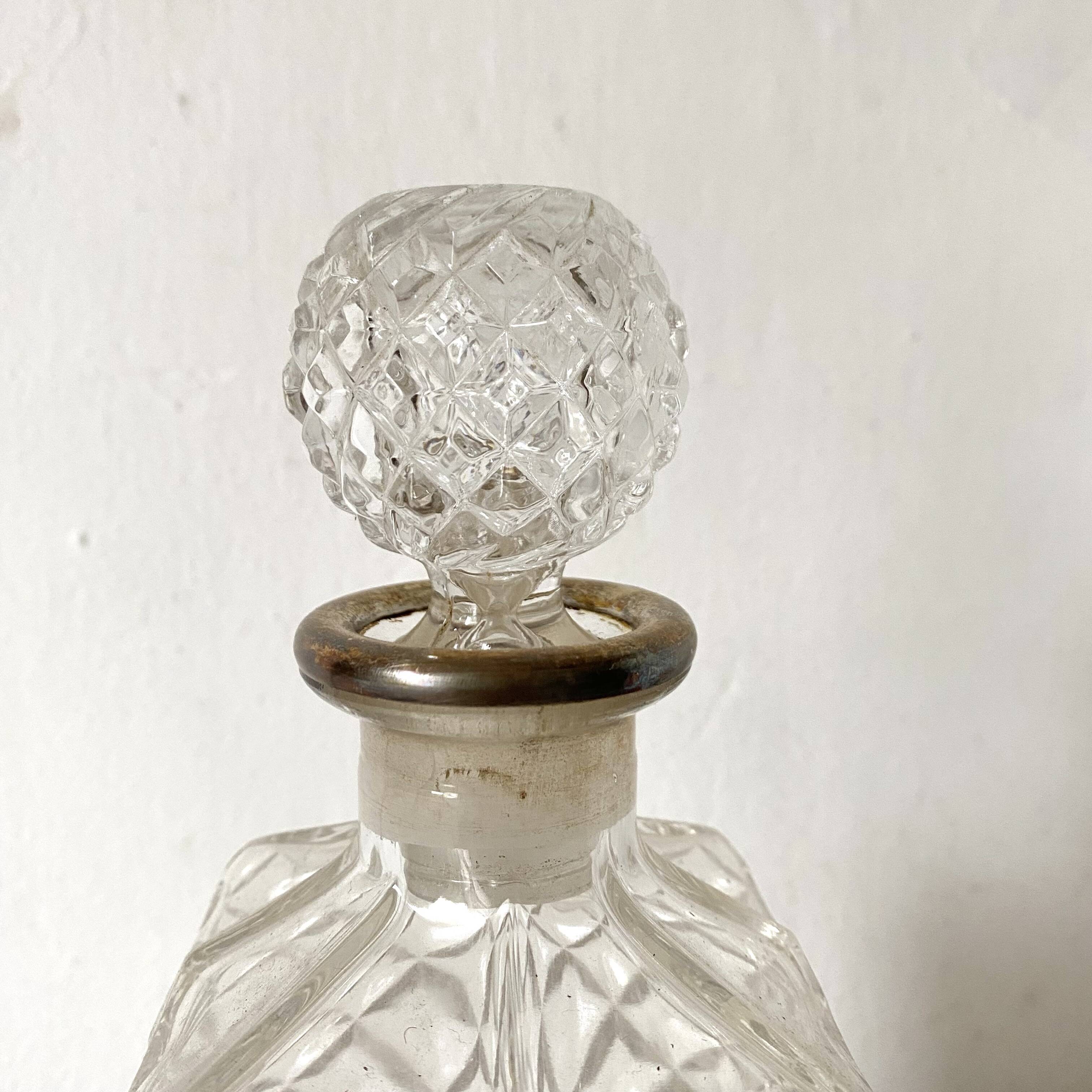 Vintage carafe ball stopper silver collar