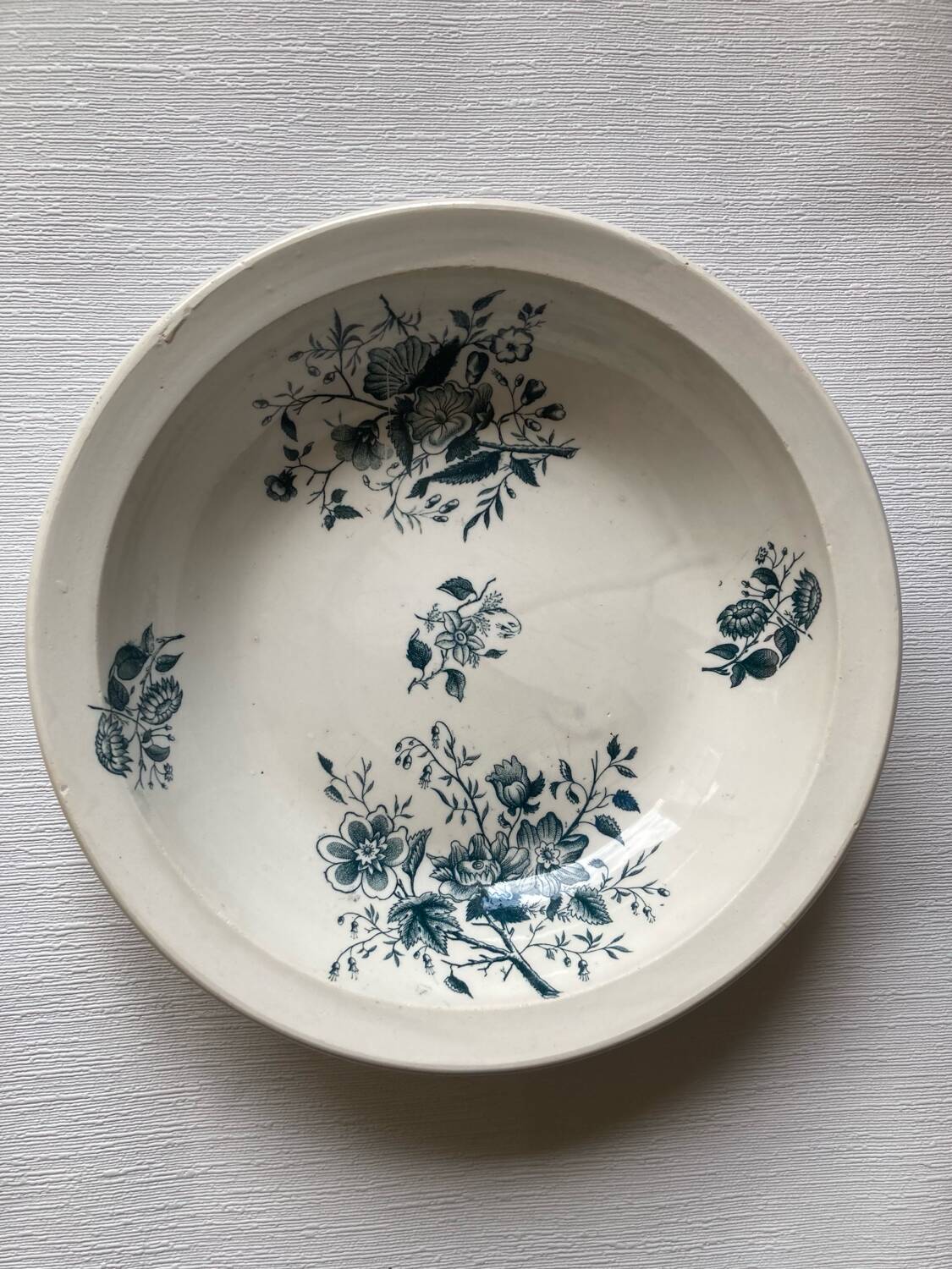 Grigny Terre de Feu dish, floral motif, 19th - 20th century