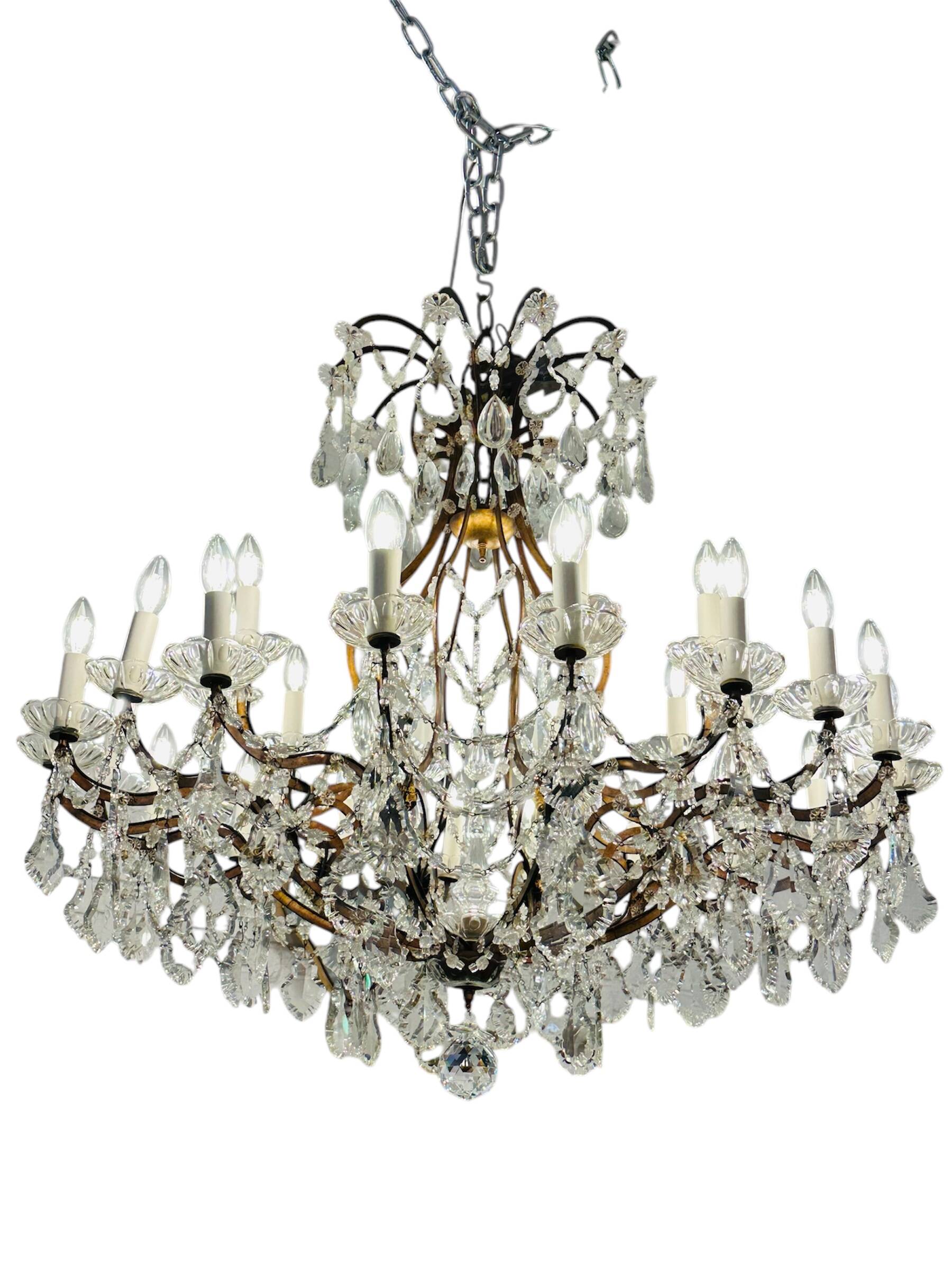Italian 1920-30’s Crystal drops Chandelier