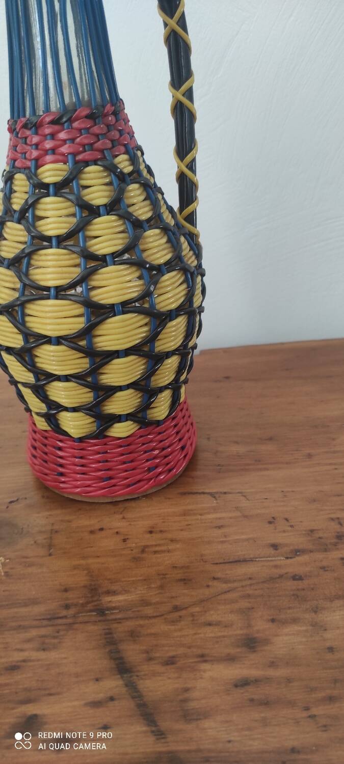 Vintage scoubidou carafe